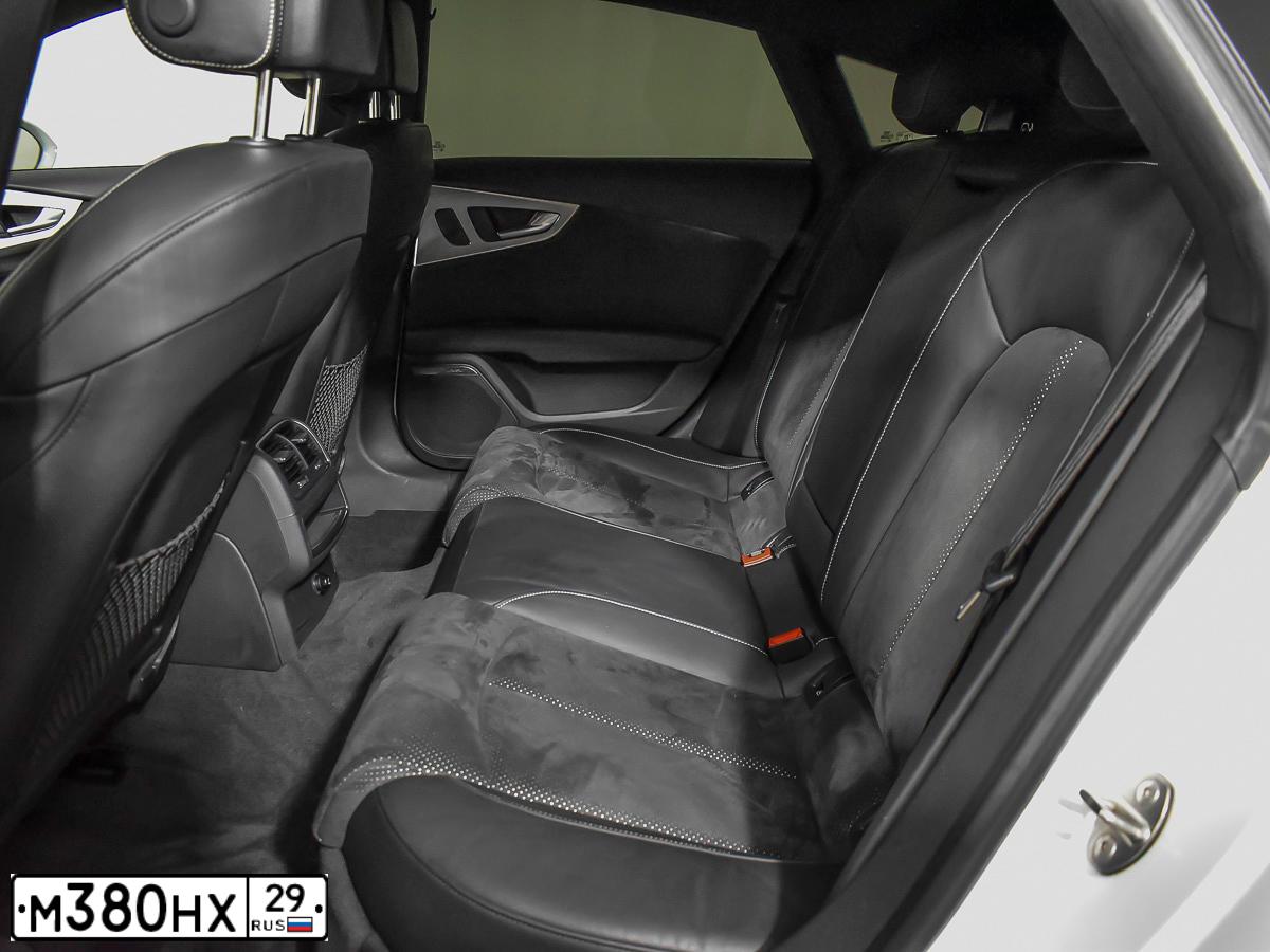 Фото автомобиля AUDI А7, 2016 — госномер Т757ЕТ198. Цвет: Белый