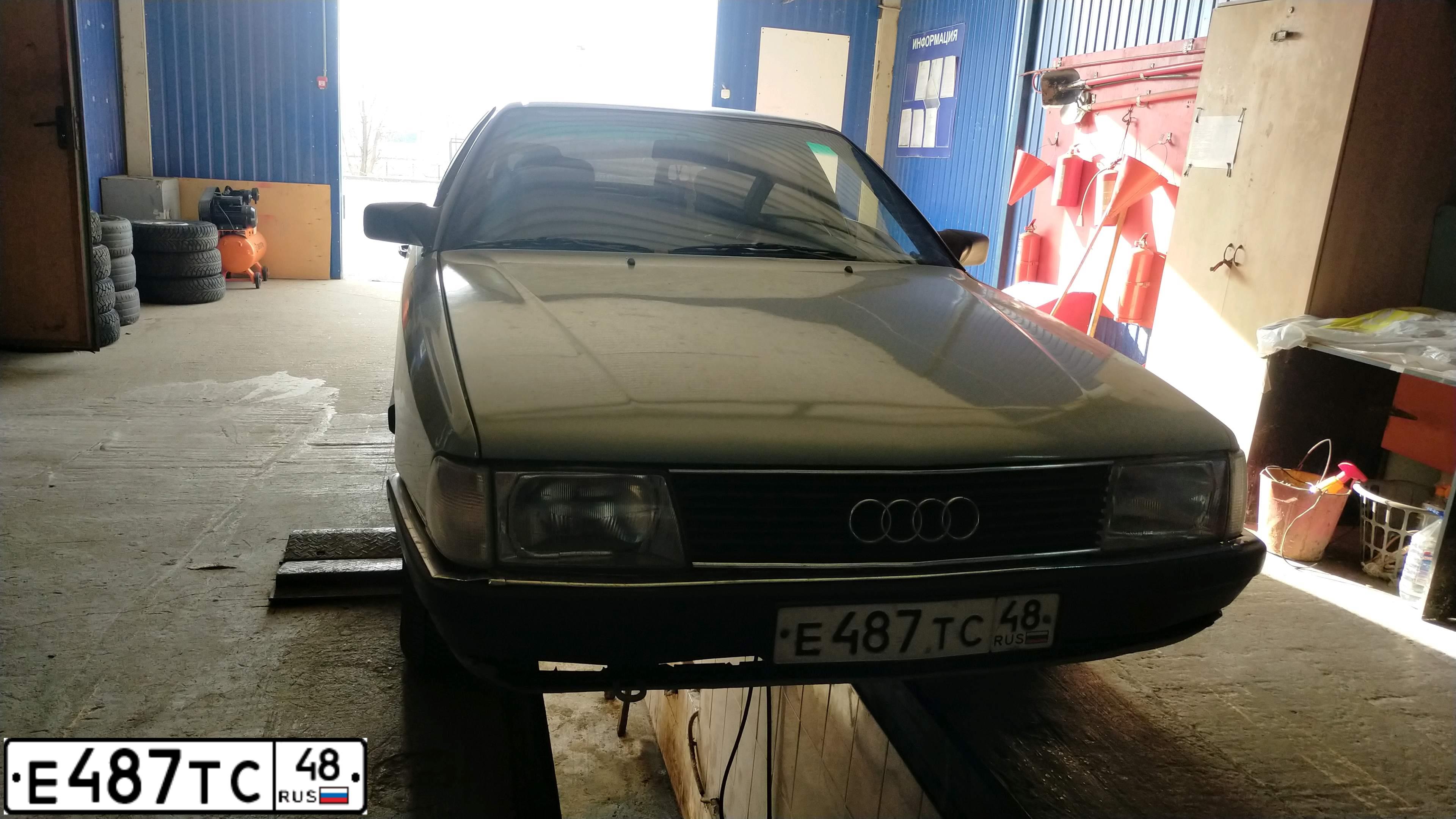 Фото автомобиля AUDI 100, 1986 — госномер Е487ТС48. Цвет: СЕРЫЙ