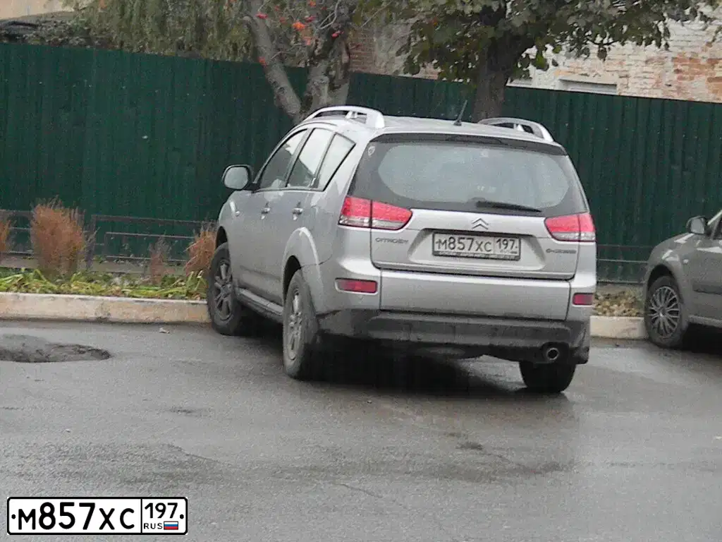 Фото автомобиля CITROEN C-CROSSER, 2012 — госномер М857ХС197. Цвет: Серебристый