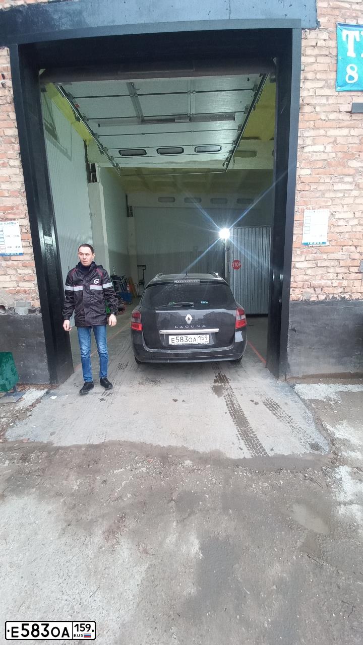 Фото автомобиля RENAULT LAGUNA, 2009 — госномер К103ОМ702