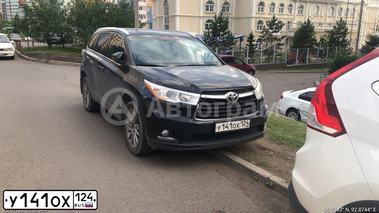Фото автомобиля TOYOTA HIGHLANDER, 2015 — госномер К868НТ82. Цвет: ЧЕРНЫЙ