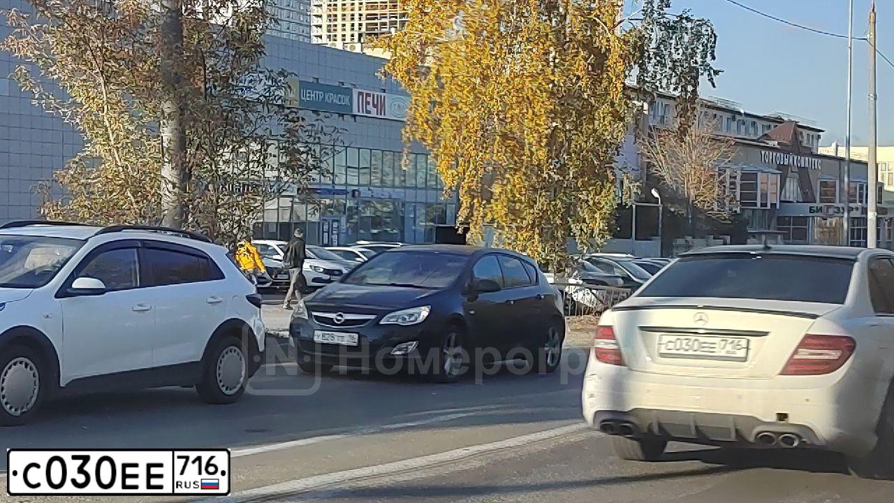 Фото автомобиля LADA 1117 KALINA, 2012 — госномер С030ЕЕ716. Цвет: Серебристый