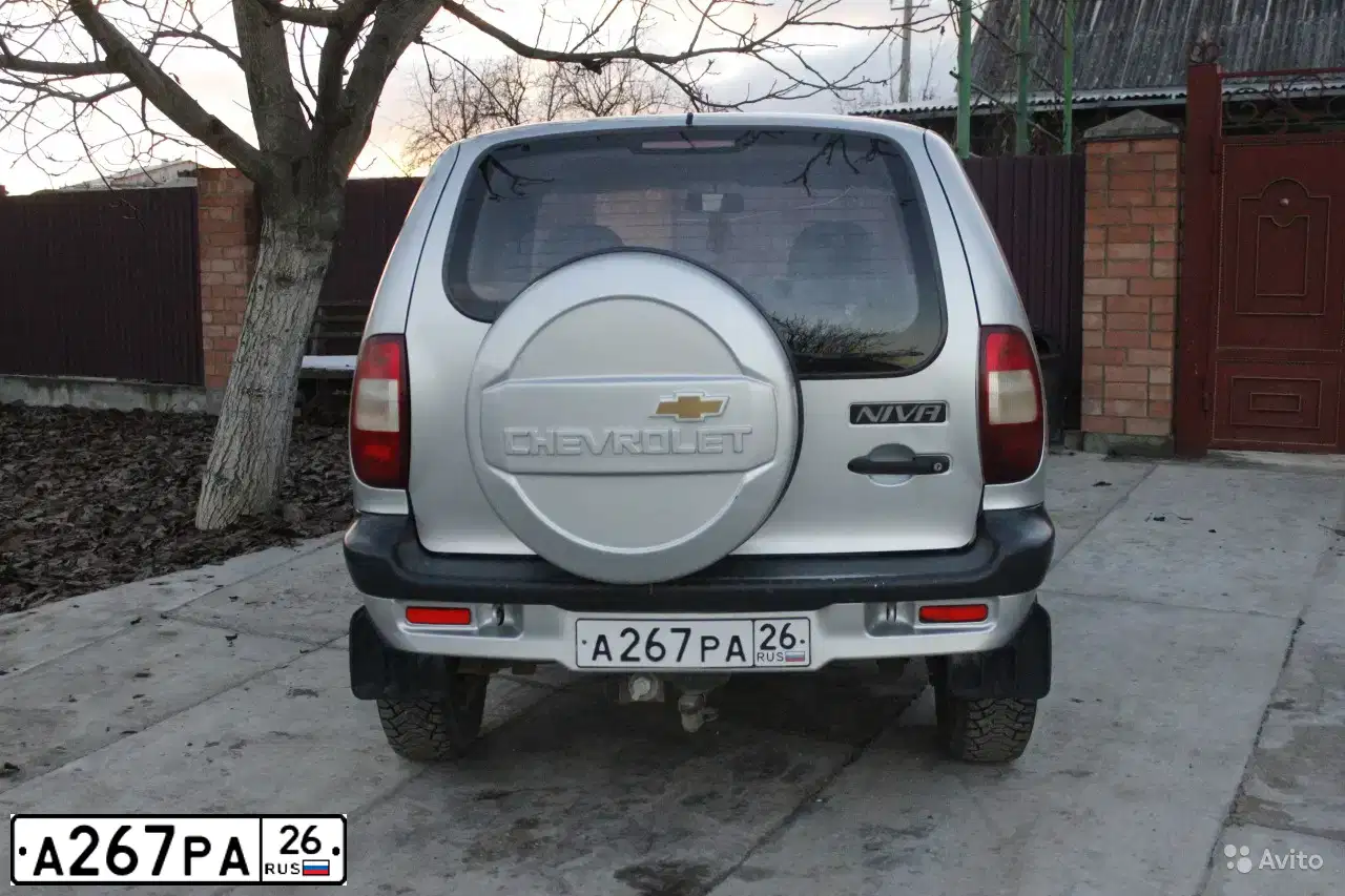 Фото автомобиля CHEVROLET NIVA, 2005 — госномер А267РА26. Цвет: СВЕТЛО-СЕРЕБРИСТЫЙ МЕТАЛЛ