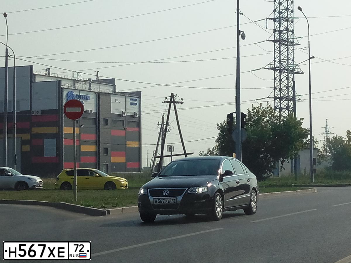 Фото автомобиля VOLKSWAGEN PASSAT, 2006 — госномер Н567ХЕ72. Цвет: ЧЕРНЫЙ