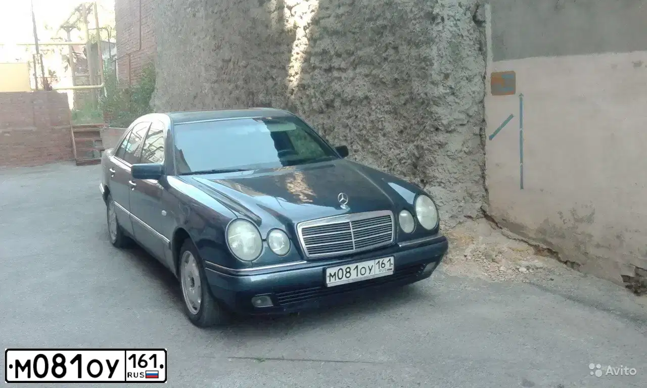 Фото автомобиля MERCEDES E-KLASSE, 1997 — госномер А522РА97. Цвет: ЧЕРНЫЙ