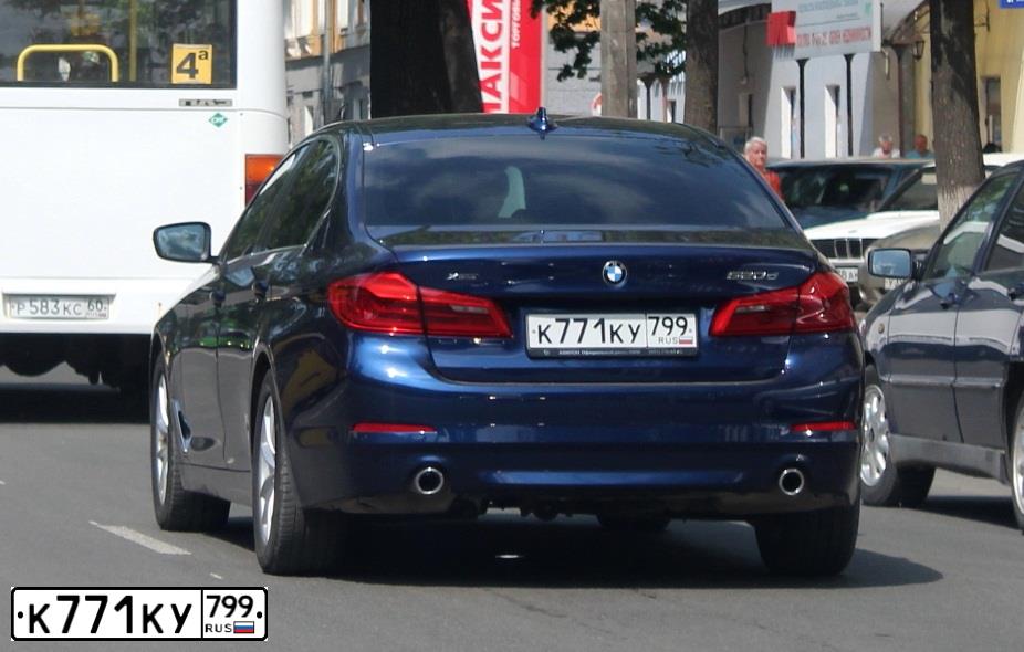 Фото автомобиля BMW 520D XDRIVE, 2018 — госномер Н672КО10. Цвет: синий