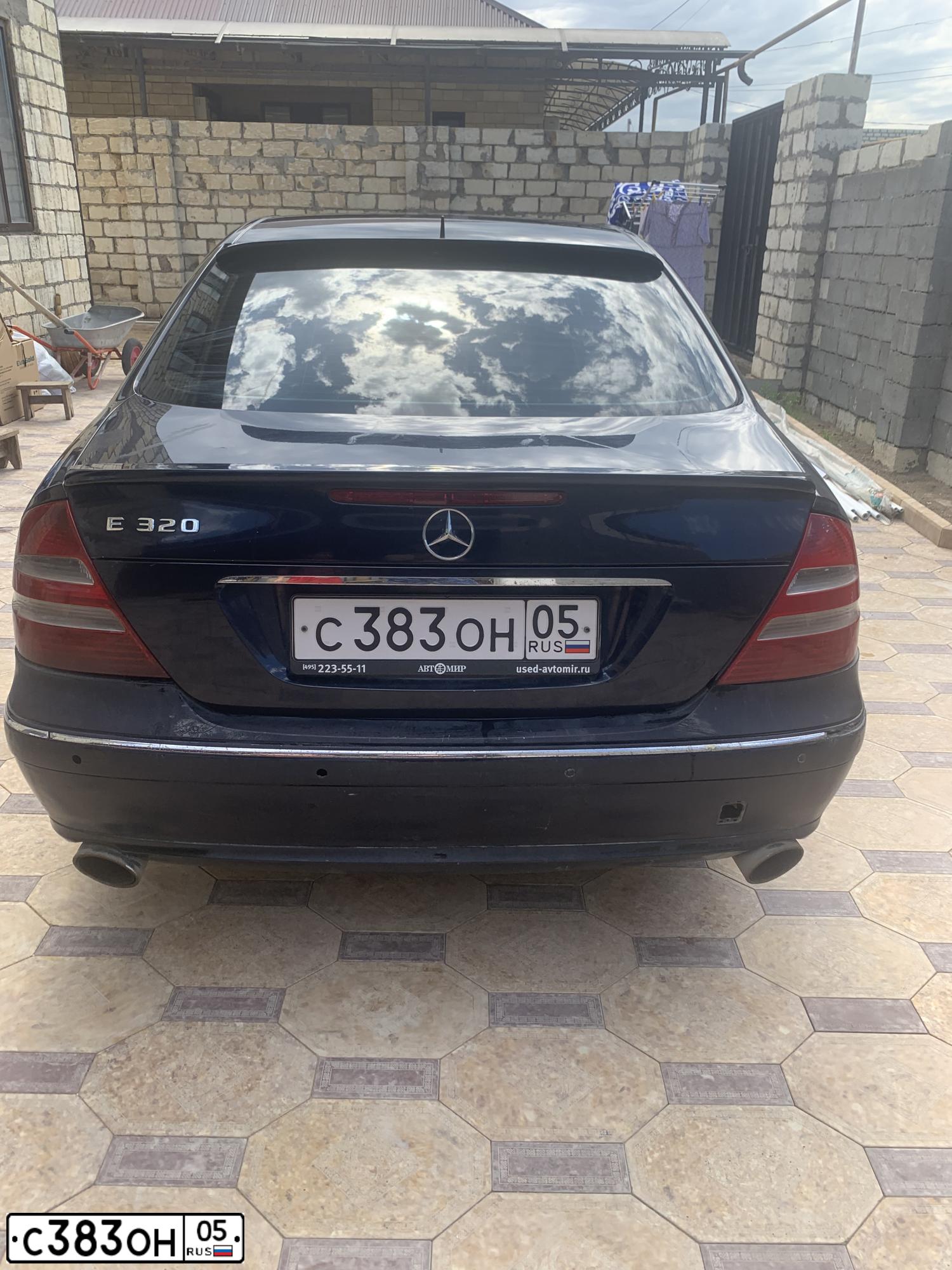 Фото автомобиля MERCEDES E-KLASSE, 2002 — госномер Т009АТ199. Цвет: СИНИЙ ТЕМНО СИНИЙ