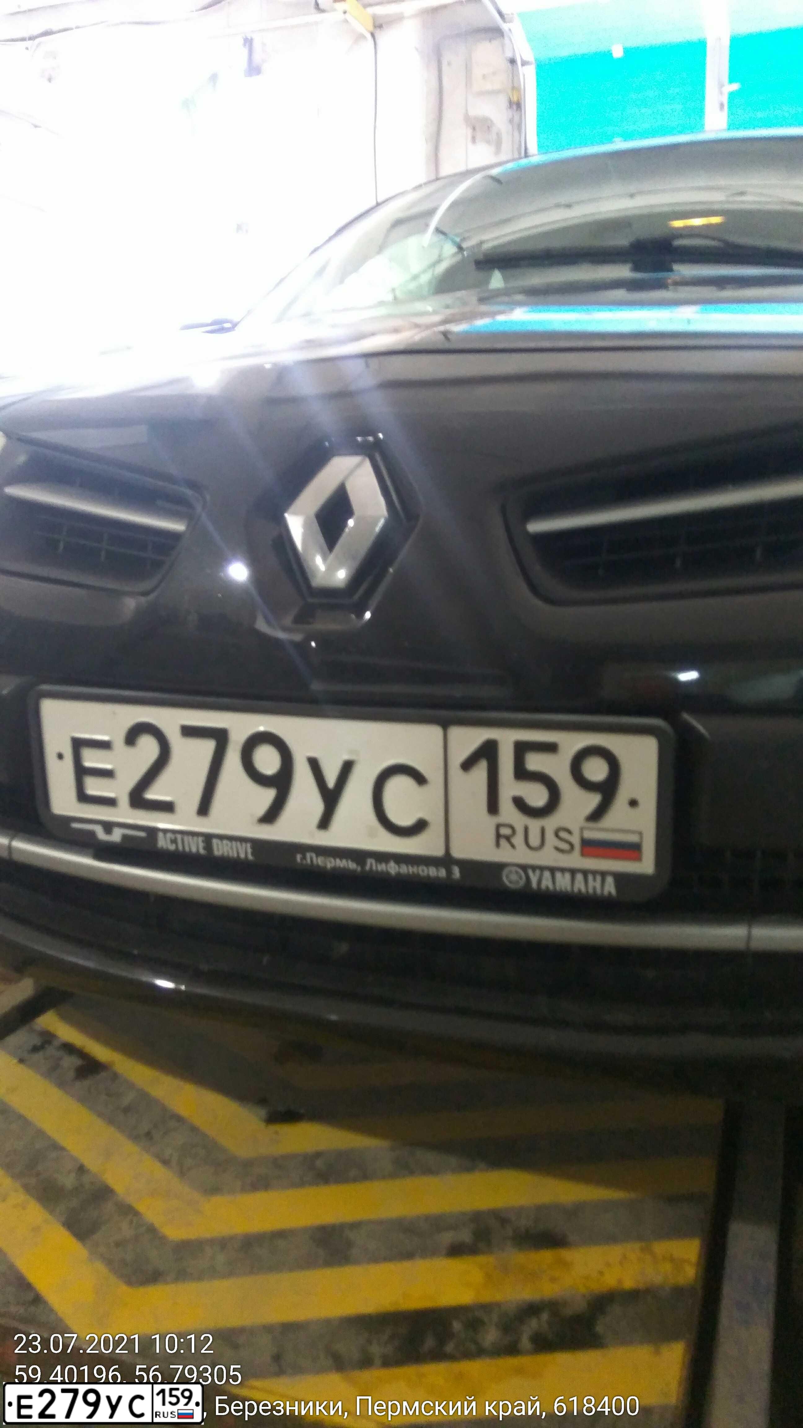 Фото автомобиля RENAULT MEGANE, 2008 — госномер Р555УР59. Цвет: ЧЕРНЫЙ