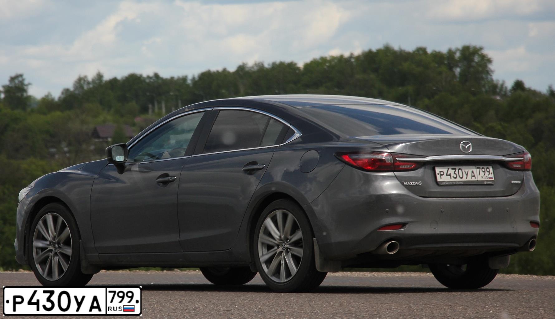 Фото автомобиля MAZDA 6, 2021 — госномер Р430УА799. Цвет: СЕРЫЙ