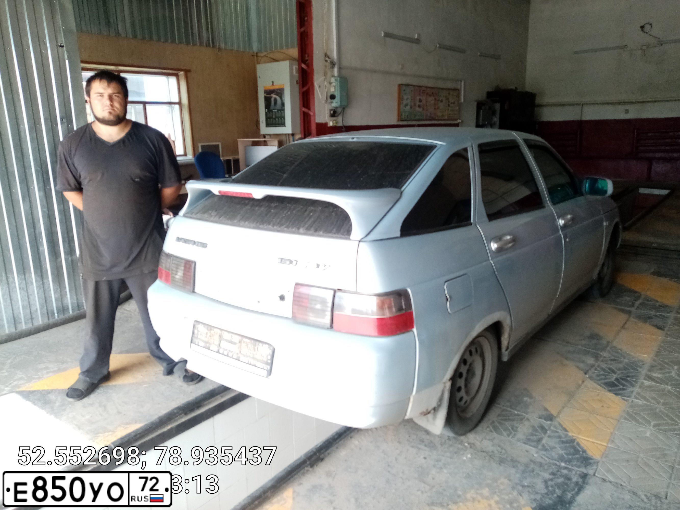Фото автомобиля LADA 2112, 2005 — госномер В949ЕХ122. Цвет: Серебристо-Желтый
