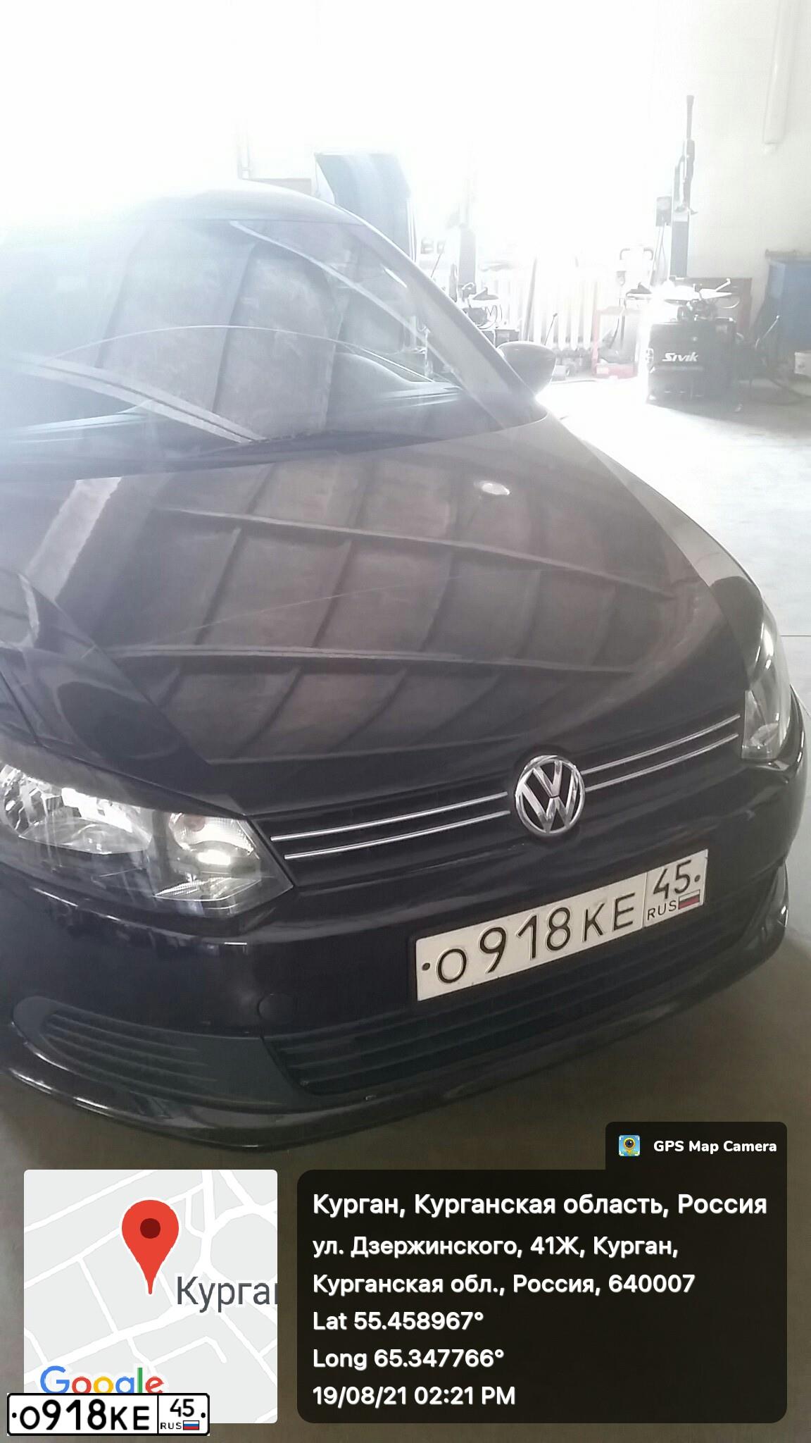 Фото автомобиля VOLKSWAGEN POLO, 2011 — госномер О918КЕ45. Цвет: ЧЕРНЫЙ