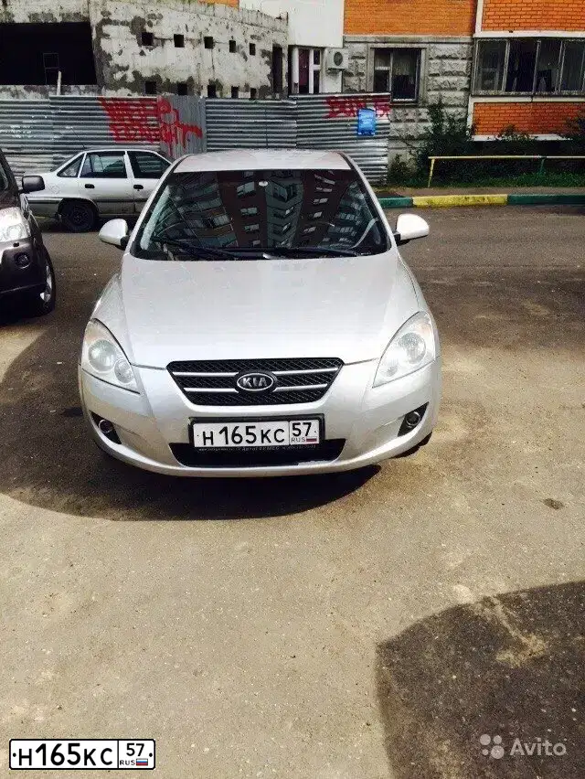 Фото автомобиля KIA CEE'D, 2007 — госномер Е243ХК177. Цвет: ПЕРЛАМУТРОВО-СЕРЕБРИСТЫЙ