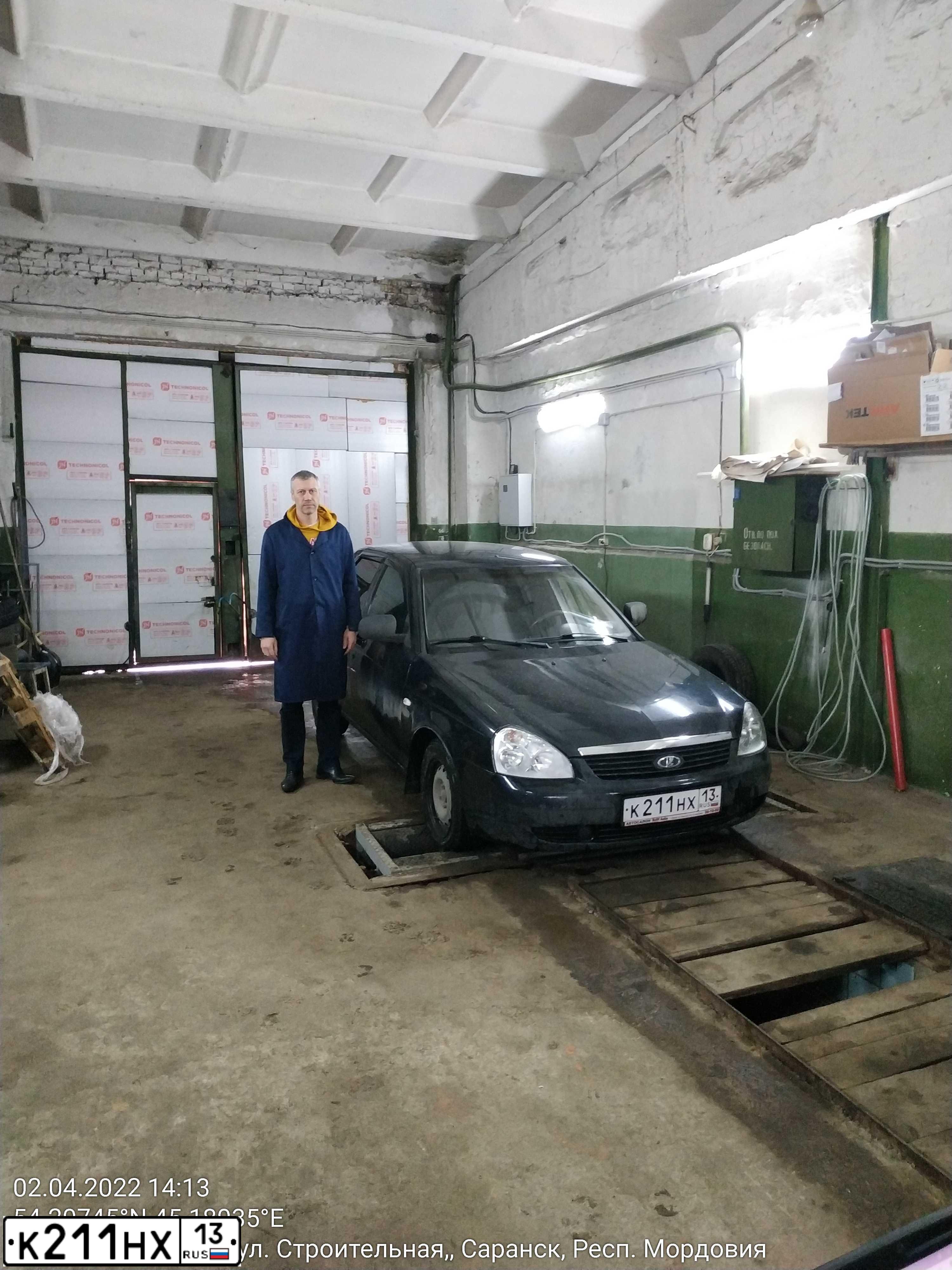 Фото автомобиля LADA 2172 PRIORA, 2011 — госномер М476КМ13. Цвет: Сине-Черный