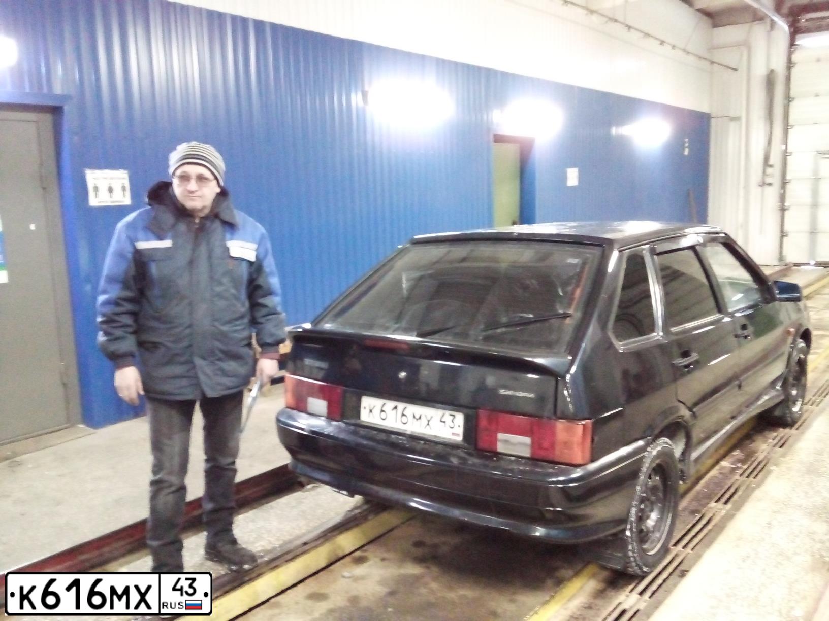 Фото автомобиля LADA 2114, 2009 — госномер Р886ТУ11. Цвет: ГРАФИТОВЫЙ МЕТАЛЛИК