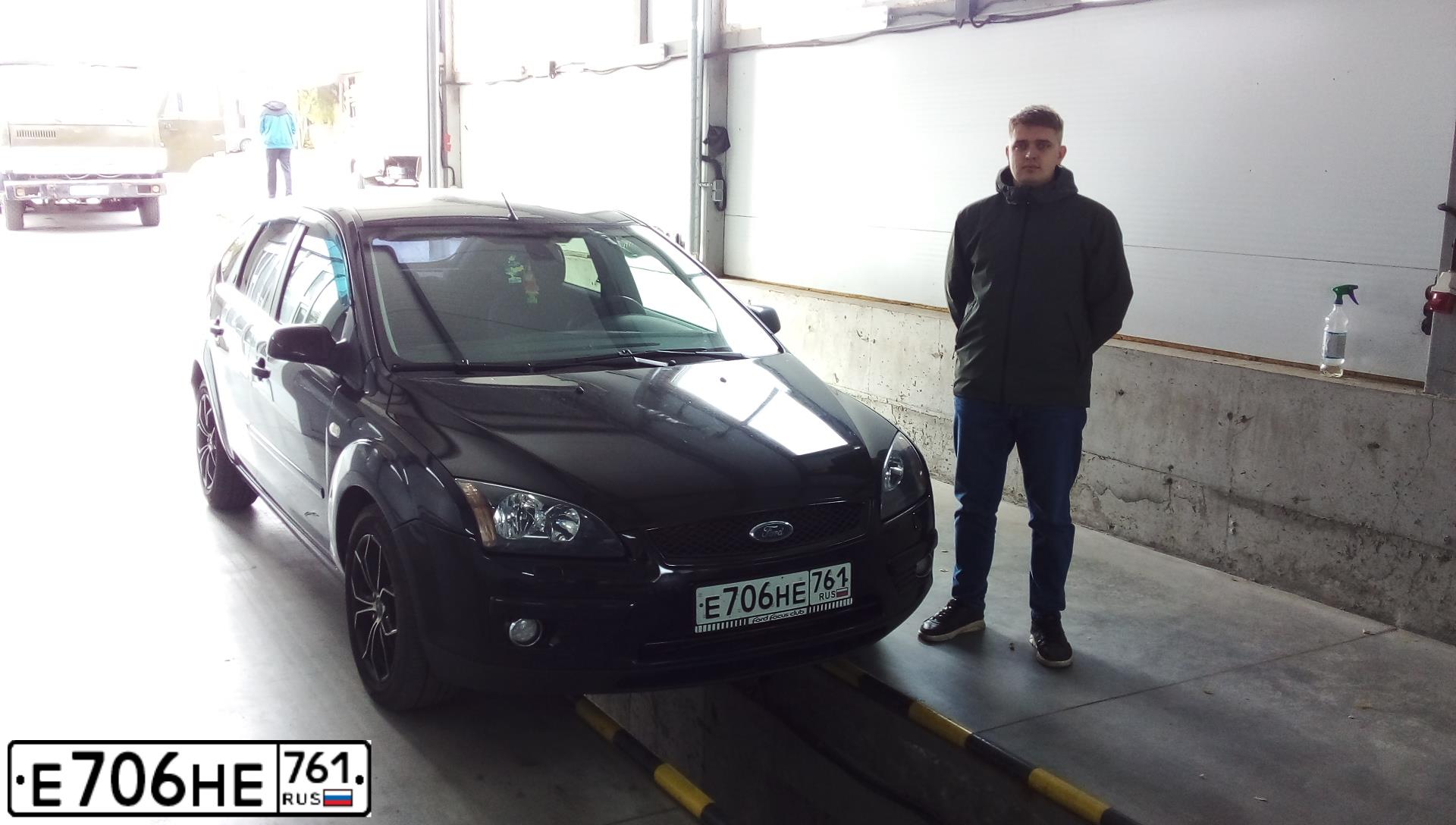 Фото автомобиля FORD D FOCUS, 2006 — госномер Е706НЕ761. Цвет: ЧЕРНЫЙ