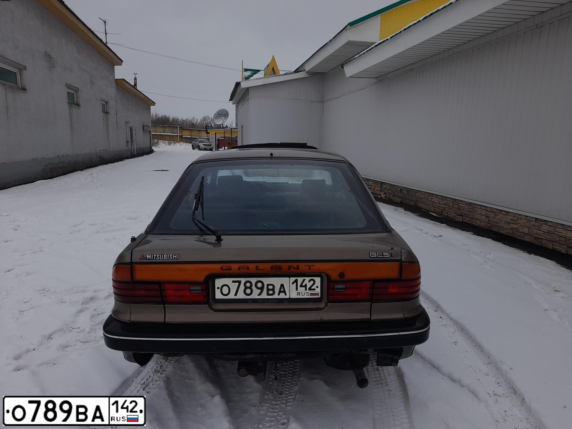 Фото автомобиля MITSUBISHI GALANT, 1989 — госномер О789ВА142. Цвет: Коричневый