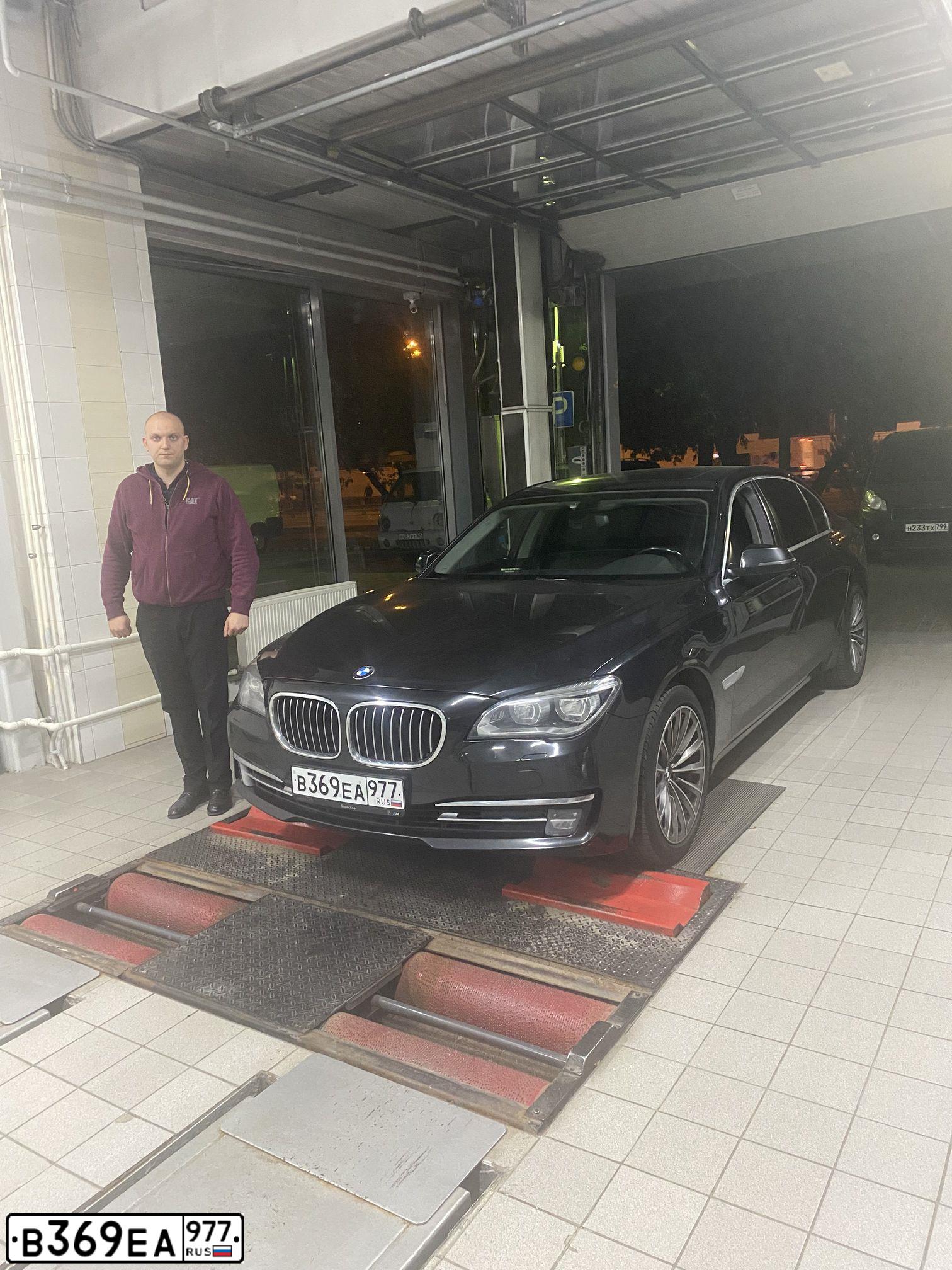 Фото автомобиля BMW 740LI, 2015 — госномер Р880ОР797. Цвет: ЧЕРНЫЙ
