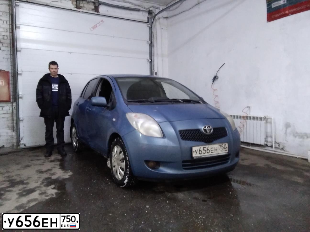 Фото автомобиля TOYOTA YARIS, 2008 — госномер У278АК550. Цвет: СЕРЫЙ