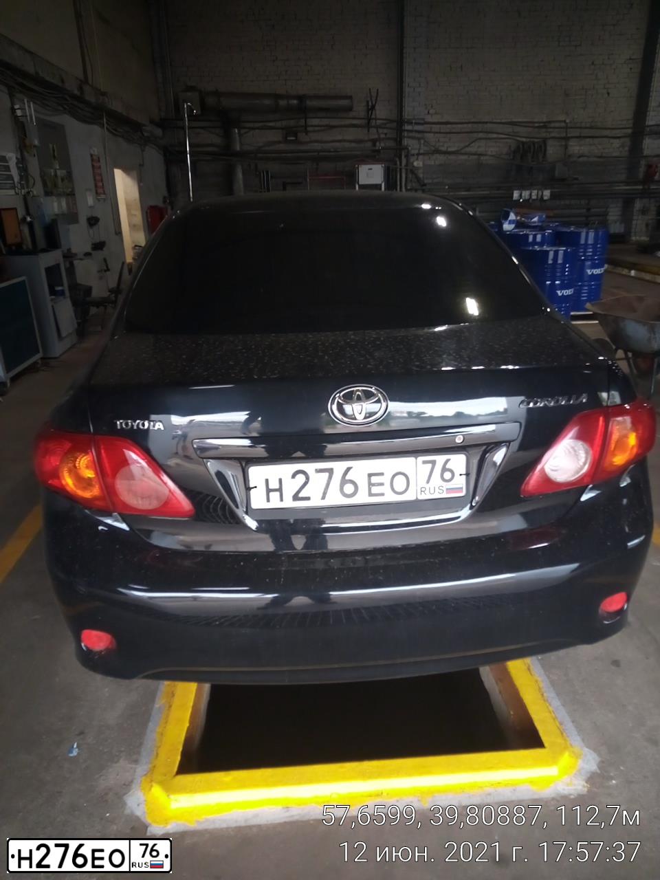 Фото автомобиля TOYOTA COROLLA, 2010 — госномер Н276ЕО76. Цвет: ЧЕРНЫЙ