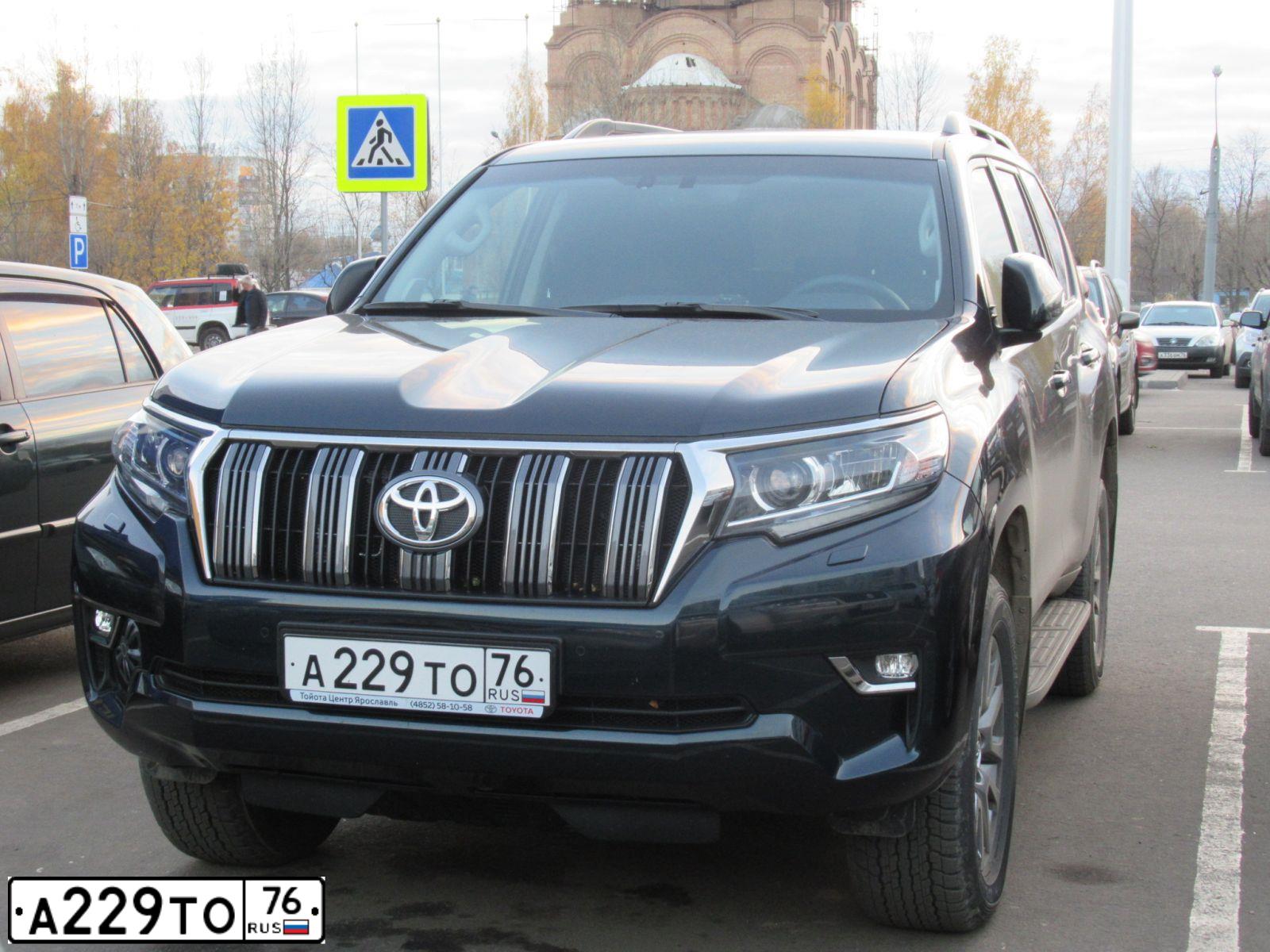 Фото автомобиля TOYOTA LAND CRUISER 150, 2018 — госномер В442КК977. Цвет: СИНИЙ