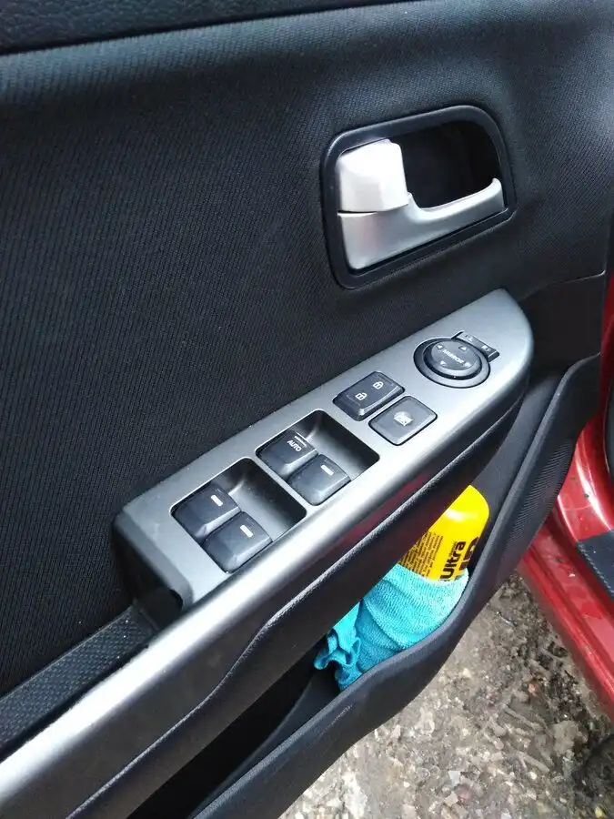 Фото автомобиля KIA RIO, 2016 — госномер С987ТК33. Цвет: Красный