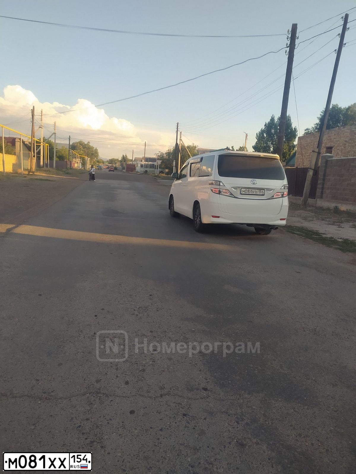 Фото автомобиля LADA 2107, 2005 — госномер К606ОМ42. Цвет: Темно-зеленый
