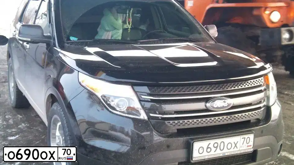 Фото автомобиля FORD EXPLORER, 2011 — госномер А192ЕУ186. Цвет: ЧЕРНЫЙ
