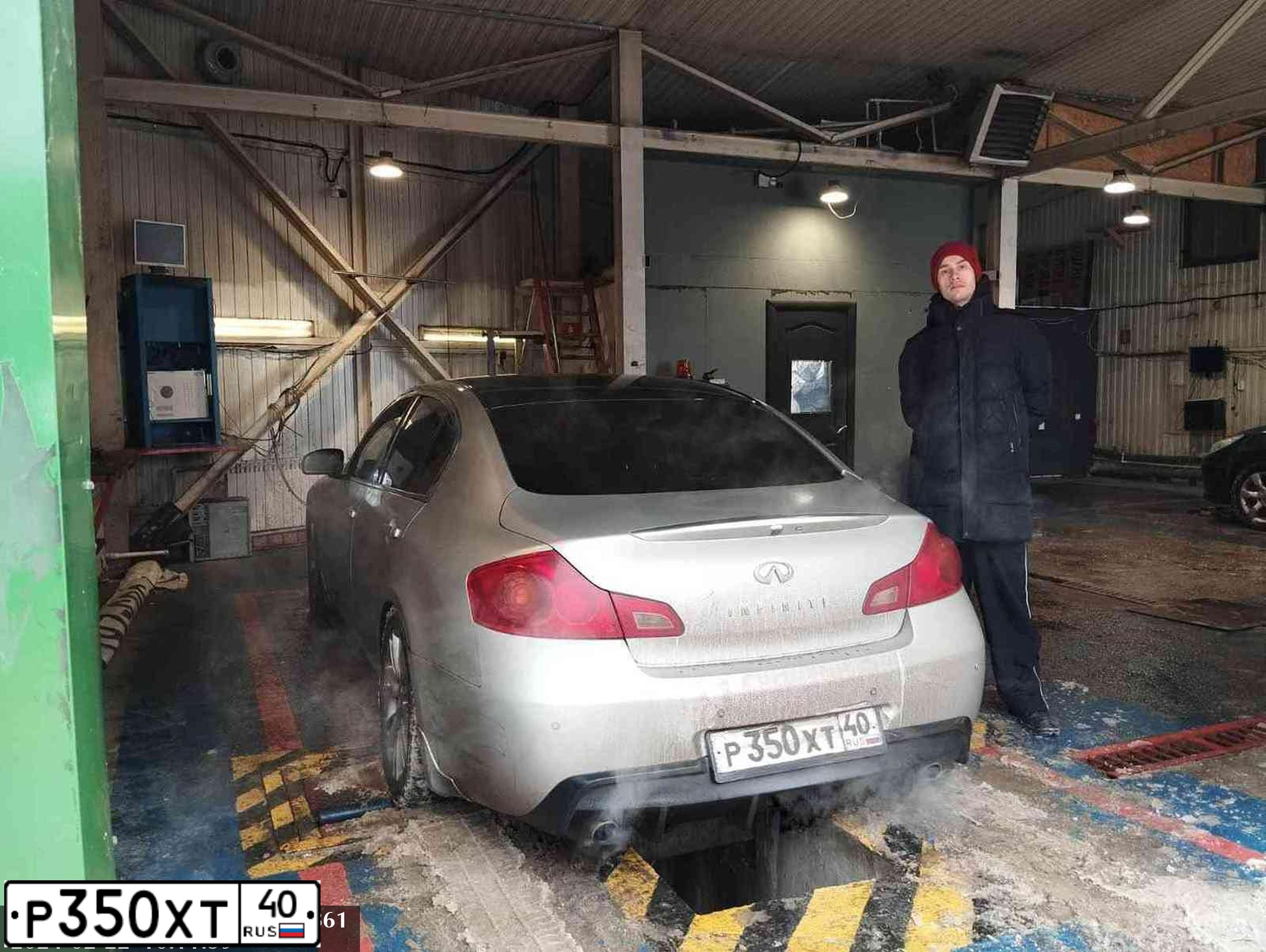 Фото автомобиля INFINITI G35, 2007 — госномер В045АС550. Цвет: Серебристый