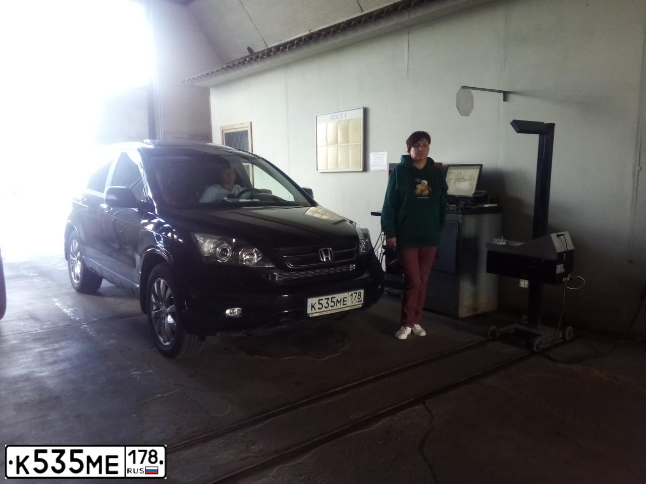 Фото автомобиля HONDA CR-V, 2011 — госномер Р515УА159. Цвет: ТЕМНО-КОРИЧНЕВЫЙ