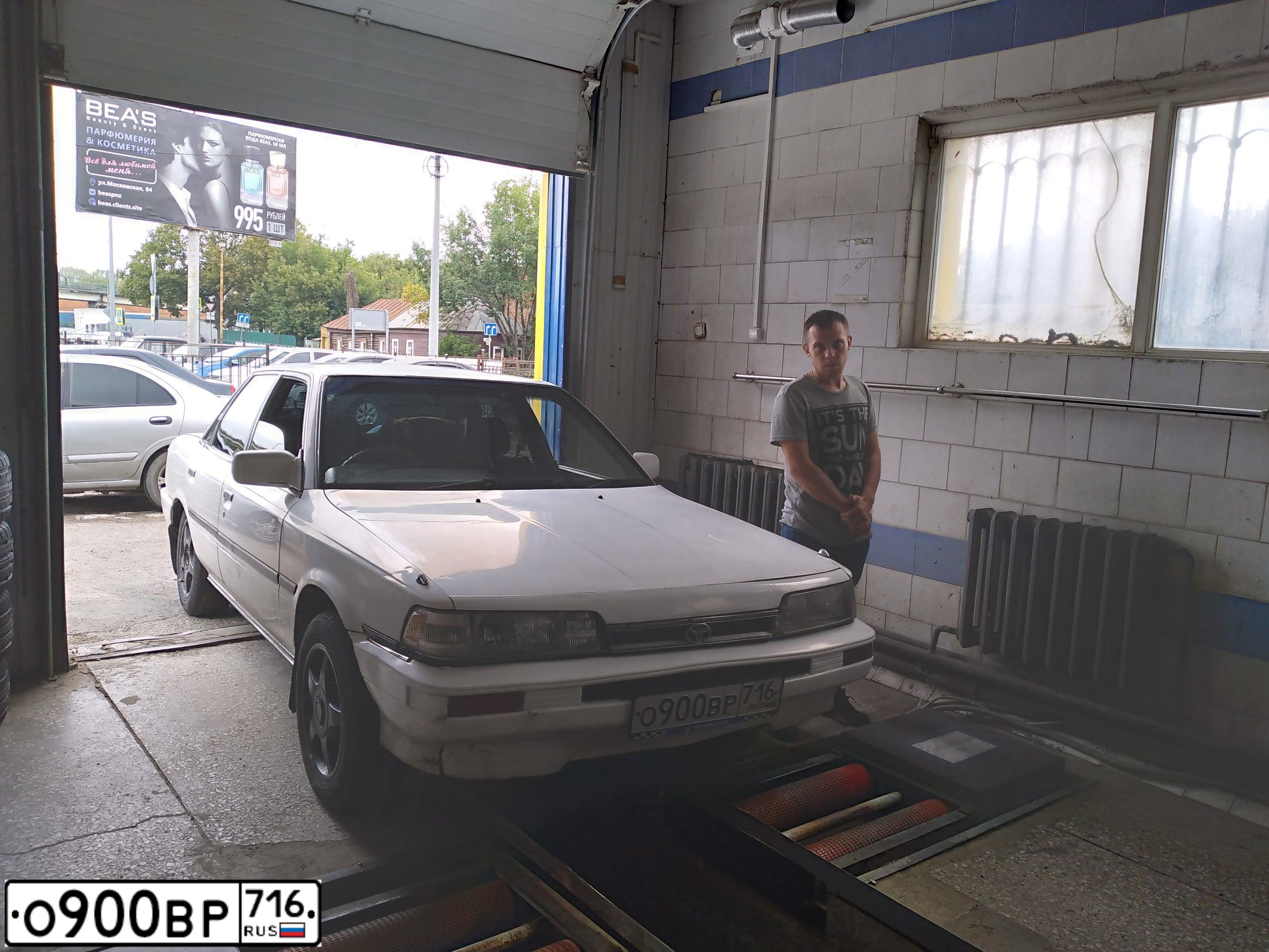 Фото автомобиля TOYOTA CAMRY, 1988 — госномер Т564ОР58