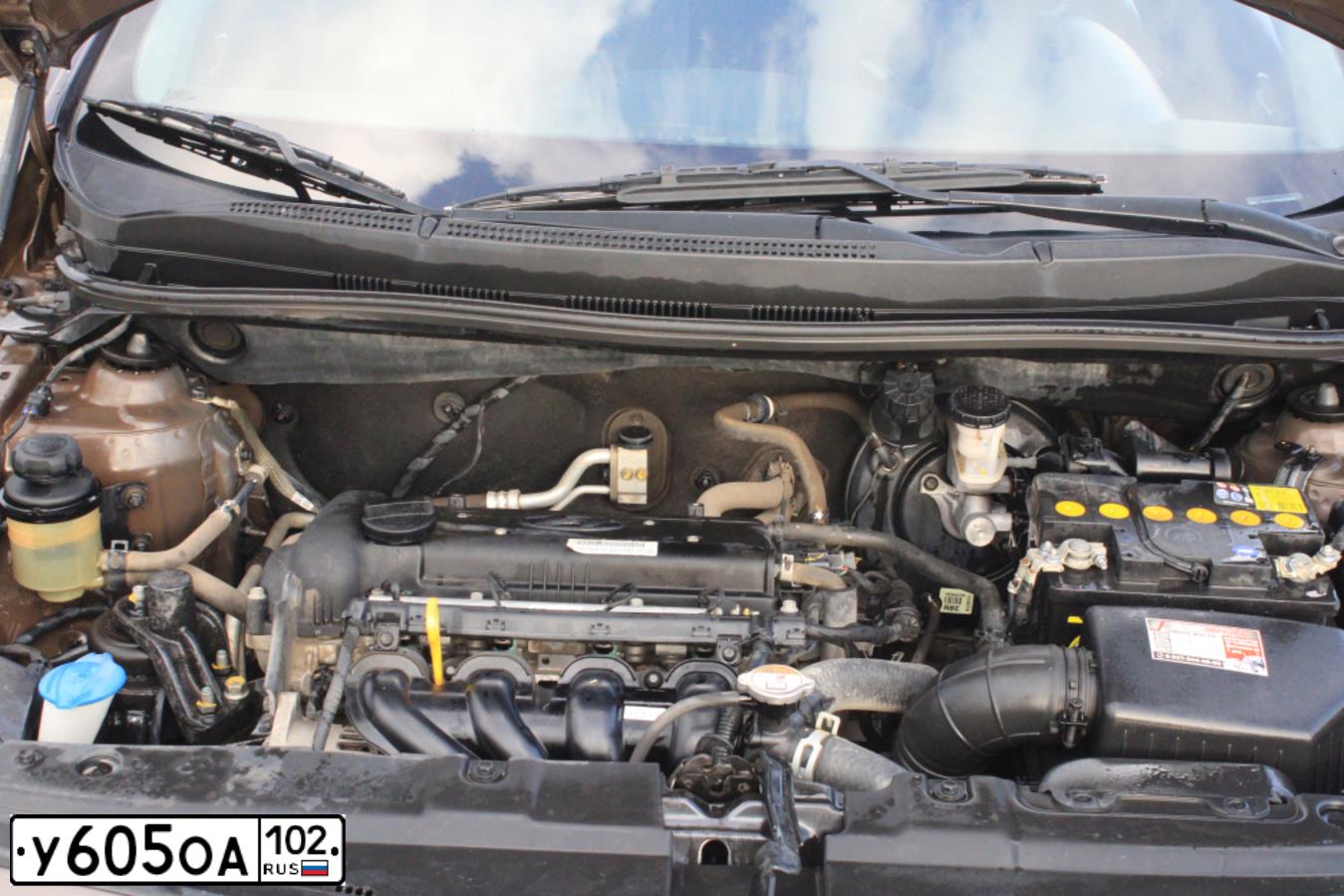 Фото автомобиля HYUNDAI SOLARIS, 2016 — госномер Т111ОМ174. Цвет: КОРИЧНЕВЫЙ