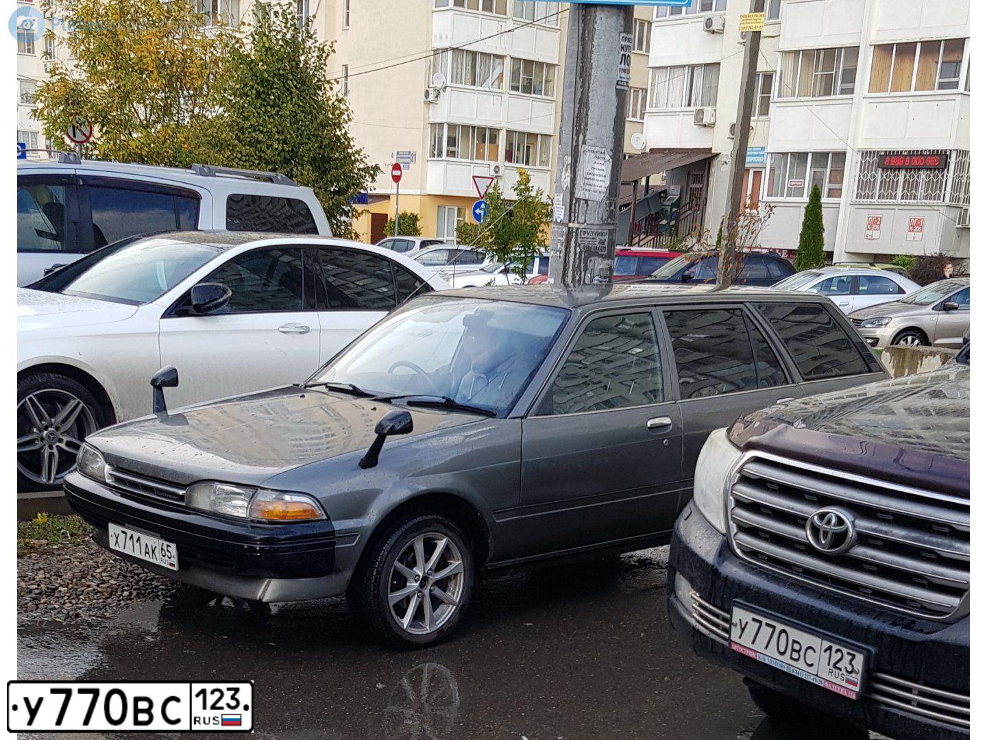 Фото автомобиля TOYOTA LANDCRUISER 200, 2011 — госномер У770ВС123. Цвет: ЧЕРНЫЙ