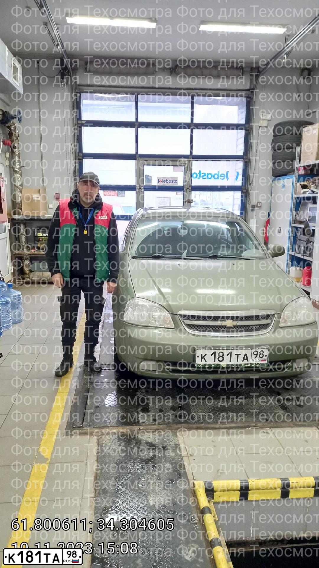 Фото автомобиля CHEVROLET LACETTI, 2005 — госномер О108АВ10. Цвет: ЗЕЛЕНЫЙ