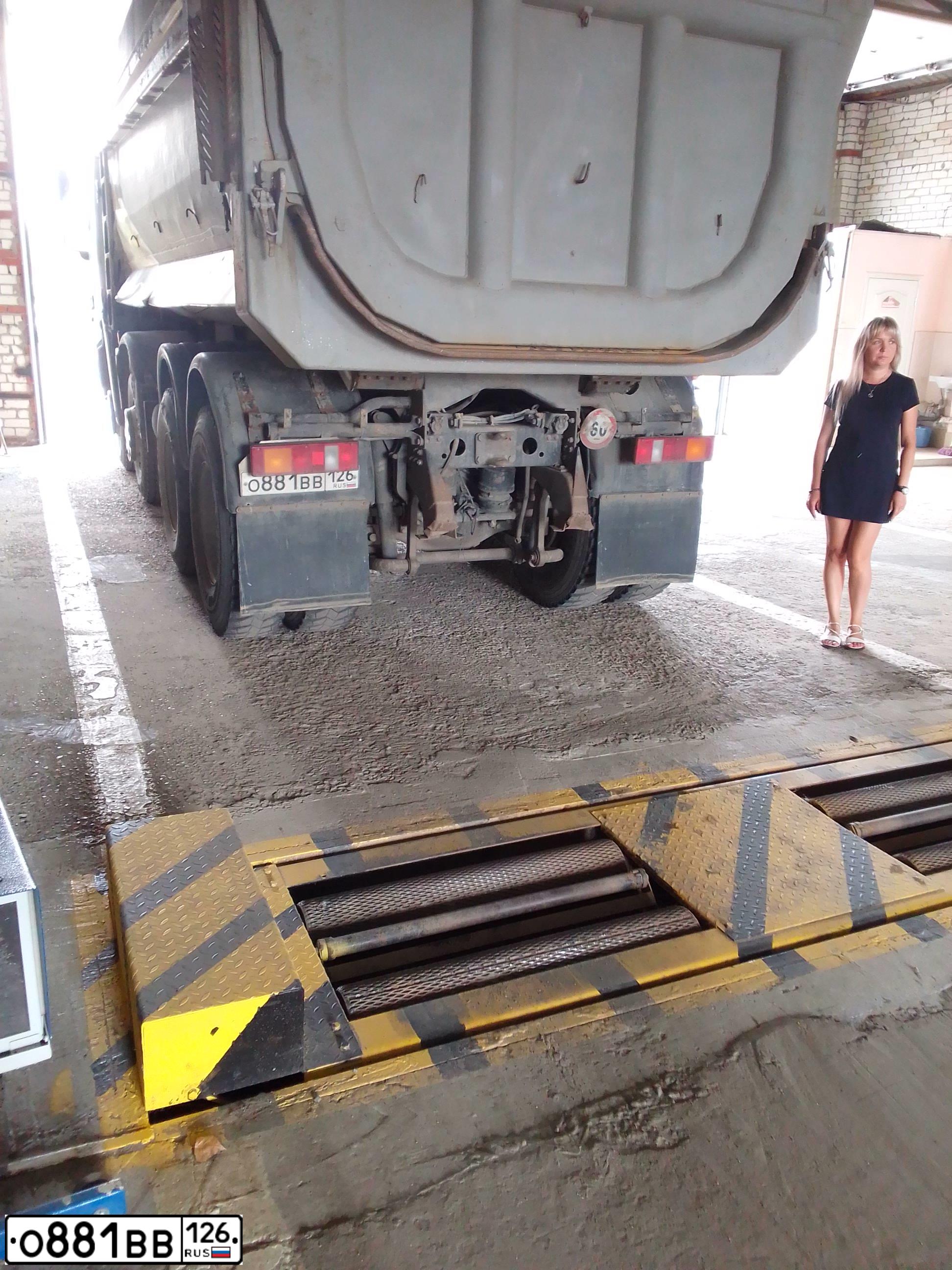 Фото автомобиля MERCEDES ACTROS, 2003 — госномер О881ВВ126. Цвет: Белый