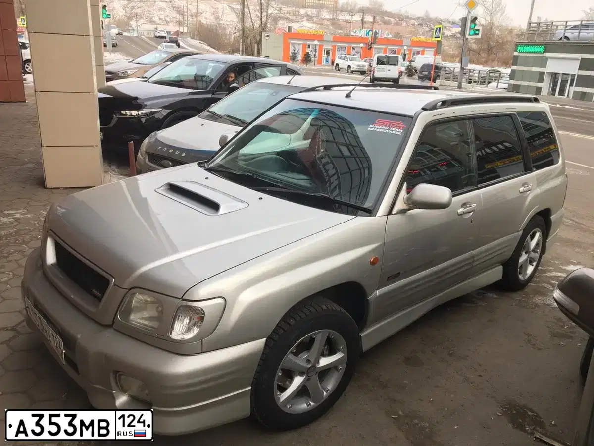Фото автомобиля OPEL L CORSA, 2008 — госномер Р932РЕ124. Цвет: Красный