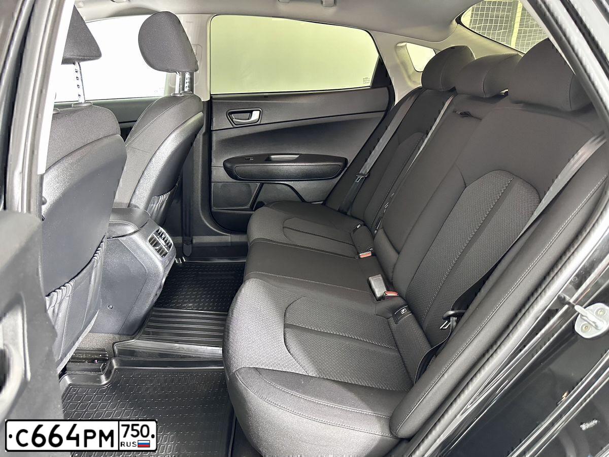 Фото автомобиля KIA MAGENTIS / OPTIMA, 2017 — госномер С700ЕЕ40. Цвет: ЧЕРНЫЙ