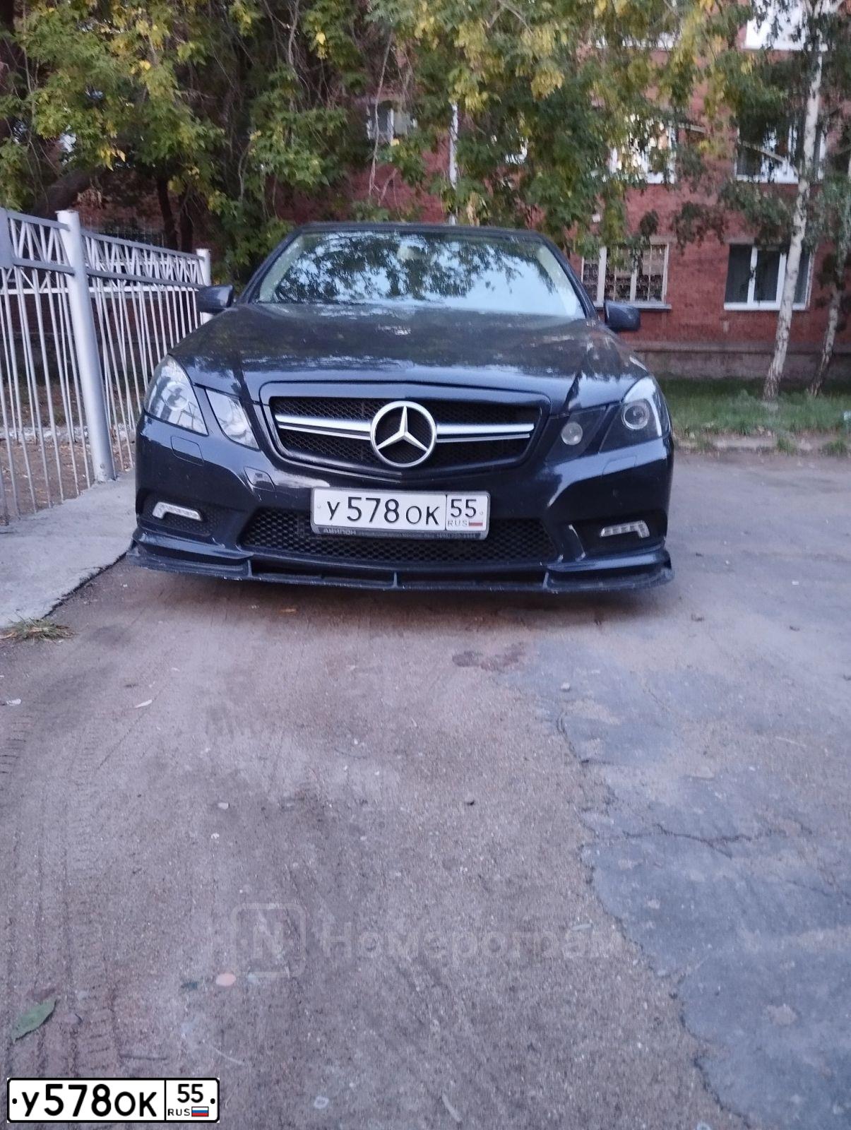 Фото автомобиля MERCEDES E-KLASSE, 2010 — госномер У578ОК55. Цвет: ЧЕРНЫЙ