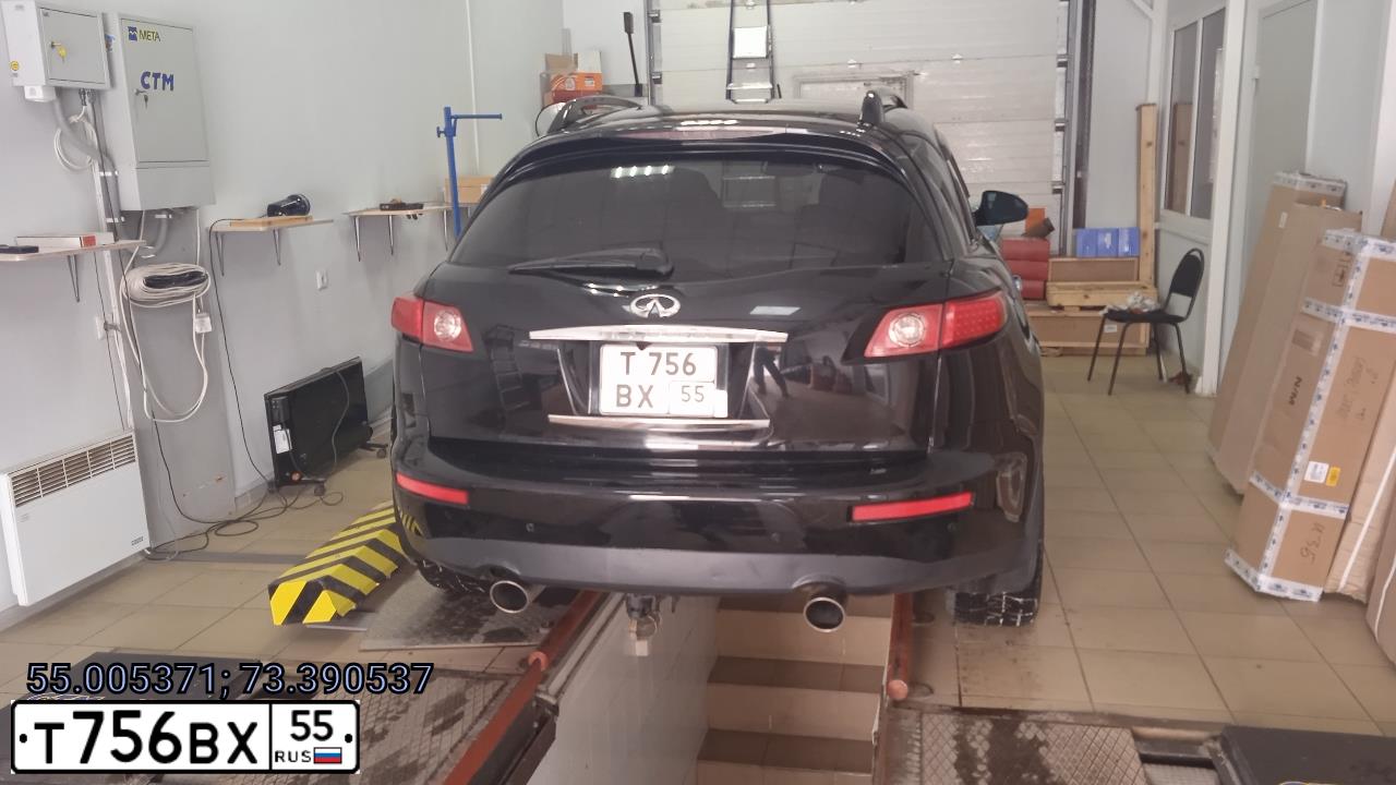 Фото автомобиля INFINITI QX70 /FX/, 2004 — госномер С956ОУ55. Цвет: ЧЕРНЫЙ