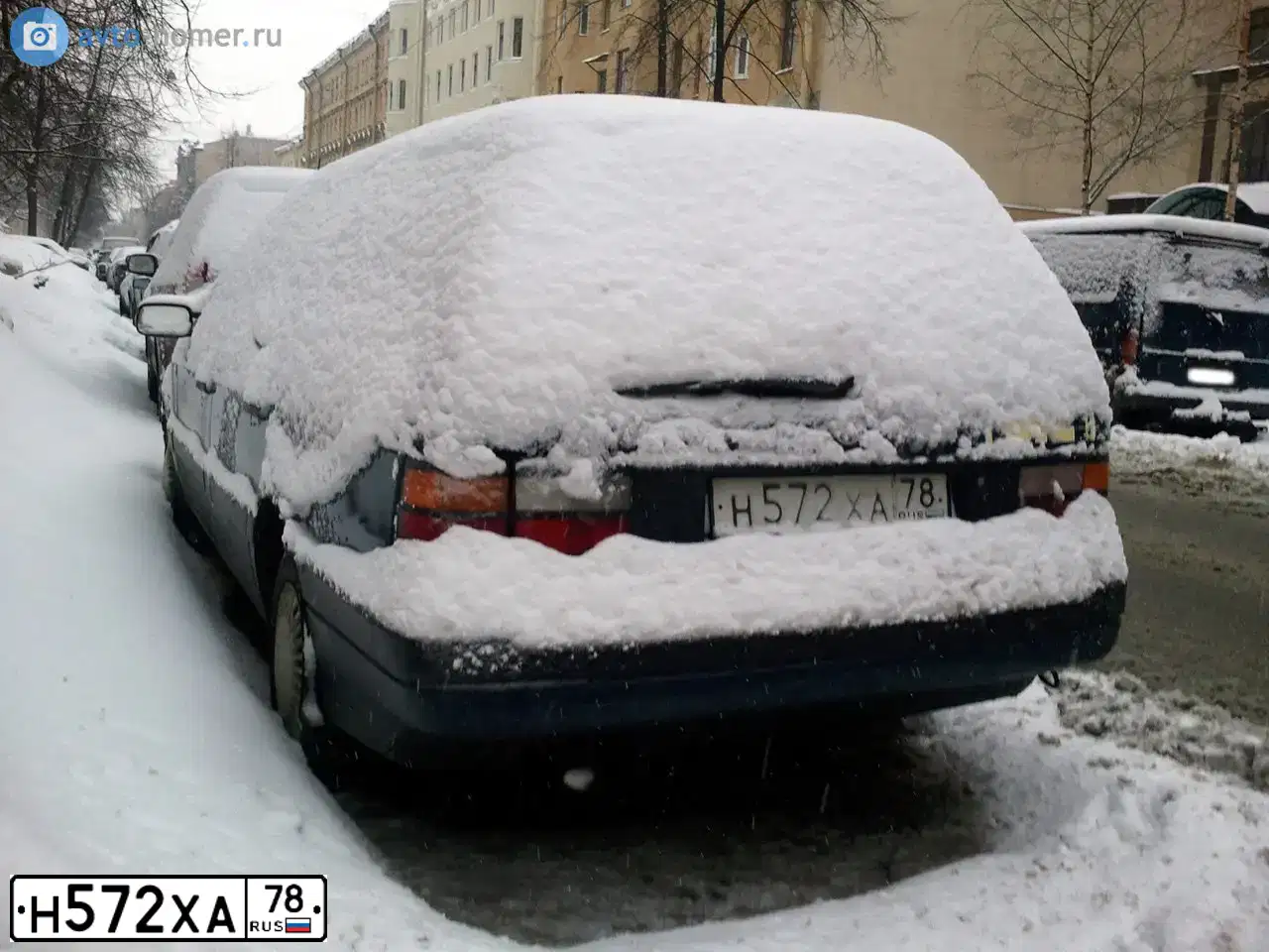 Фото автомобиля VOLKSWAGEN PASSAT, 1990 — госномер Н041РР178. Цвет: СИНИЙ