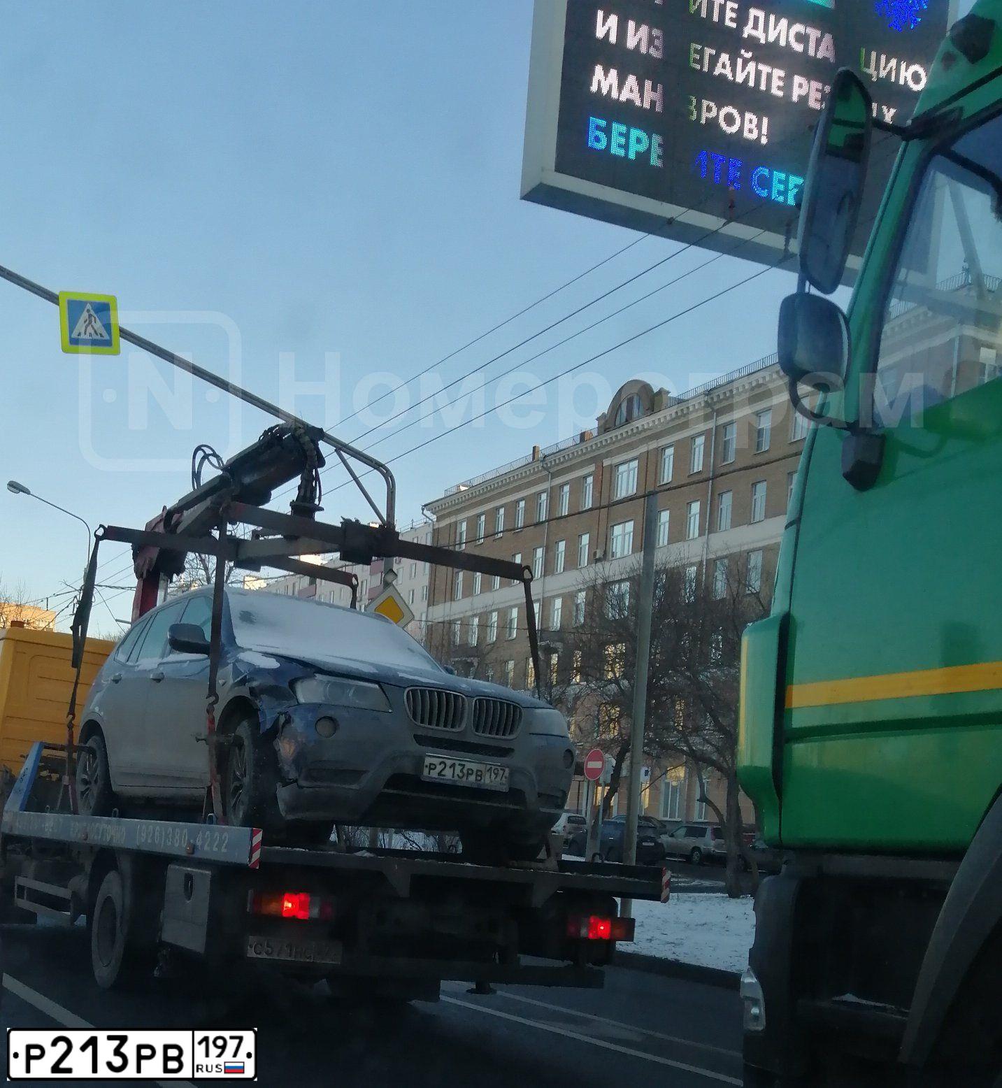 Фото автомобиля BMW X3, 2011 — госномер Р213РВ197. Цвет: СИНИЙ