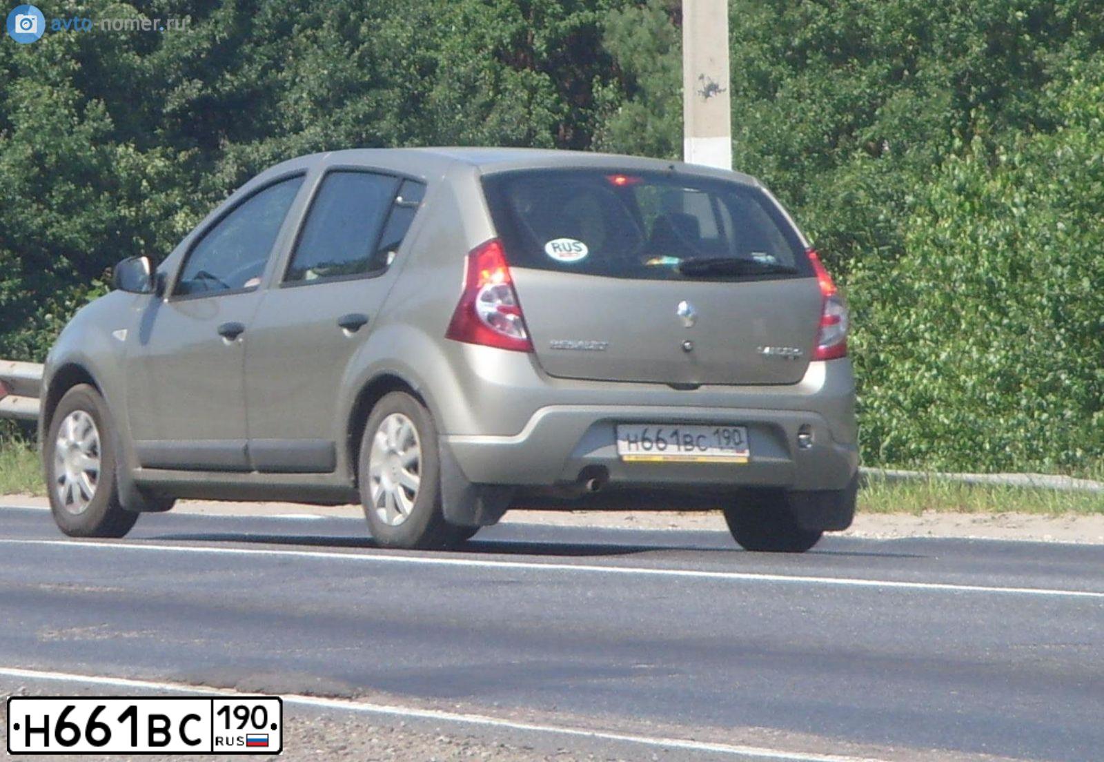 Фото автомобиля RENAULT T SANDERO, 2010 — госномер Н661ВС190. Цвет: БЕЖЕВЫЙ