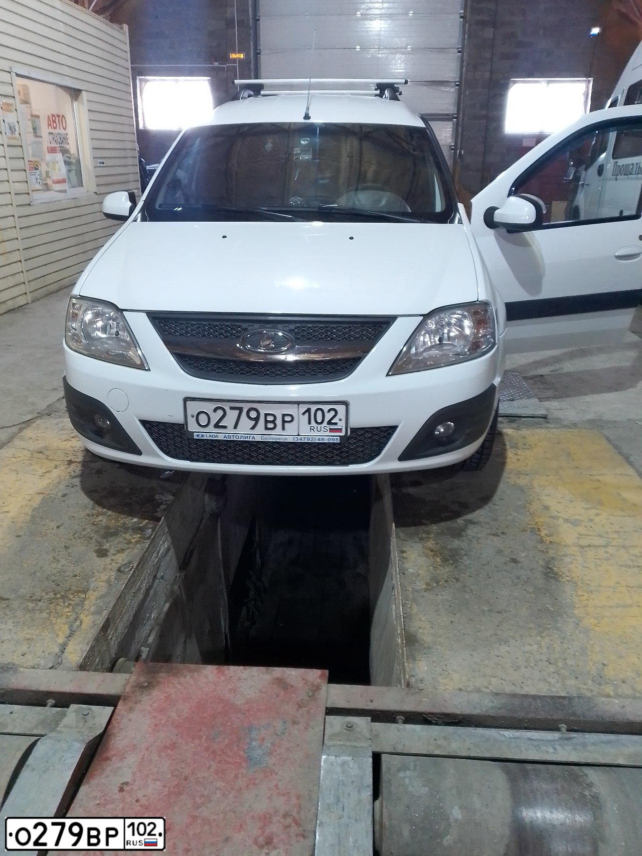 Фото автомобиля LADA LARGUS, 2012 — госномер О279ВР102. Цвет: Белый