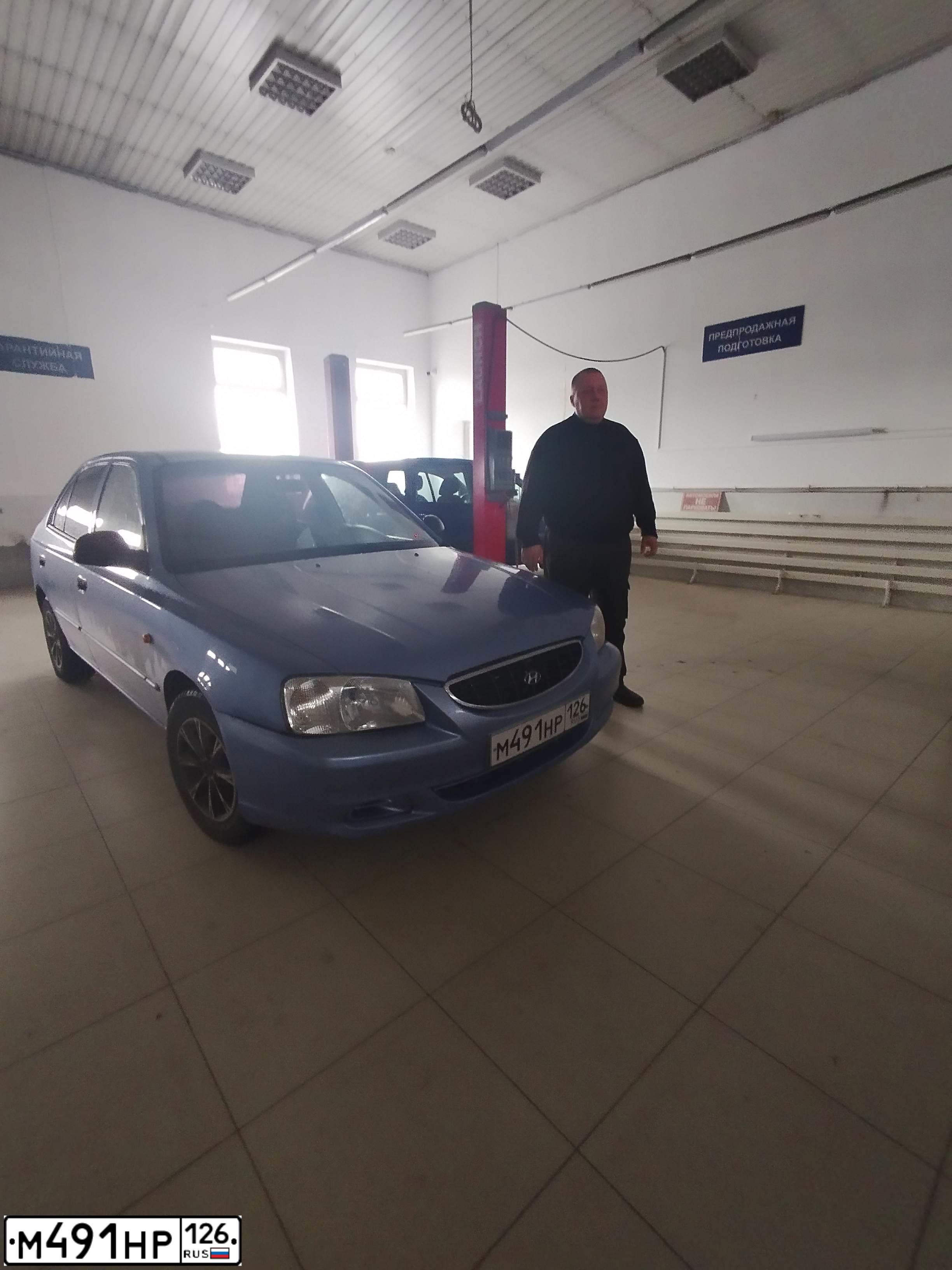 Фото автомобиля TAGAZ ACCENT, 2007 — госномер Е555ЕМ126. Цвет: ФИОЛЕТОВЫЙ