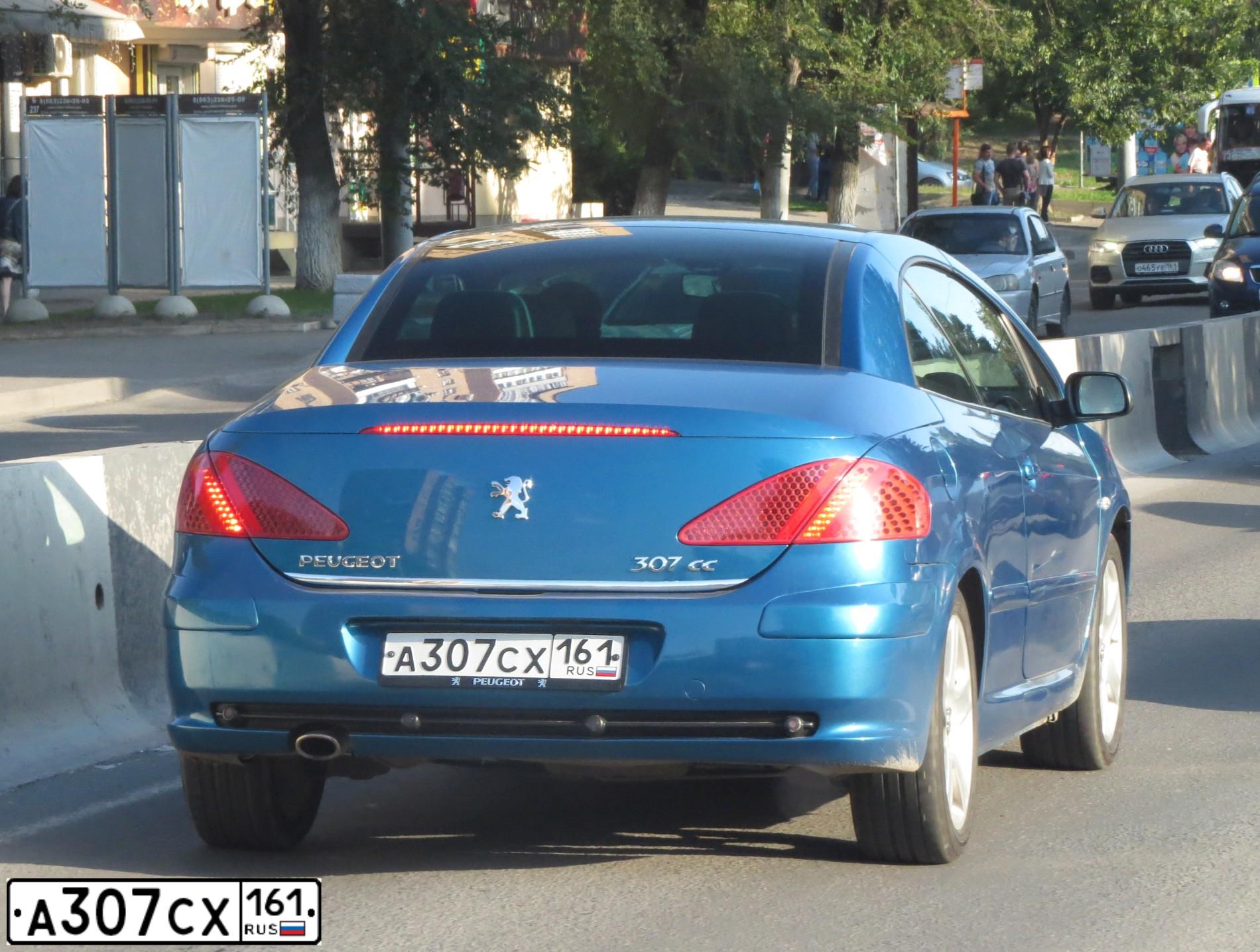 Фото автомобиля PEUGEOT 307, 2006 — госномер К332ВН774. Цвет: ЯРКО-СИНИЙ