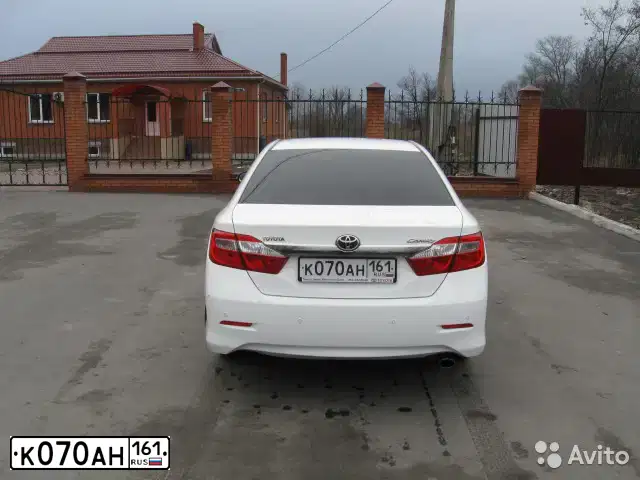 Фото автомобиля TOYOTA CAMRY, 2011 — госномер К070АН161. Цвет: БЕЛЫЙ