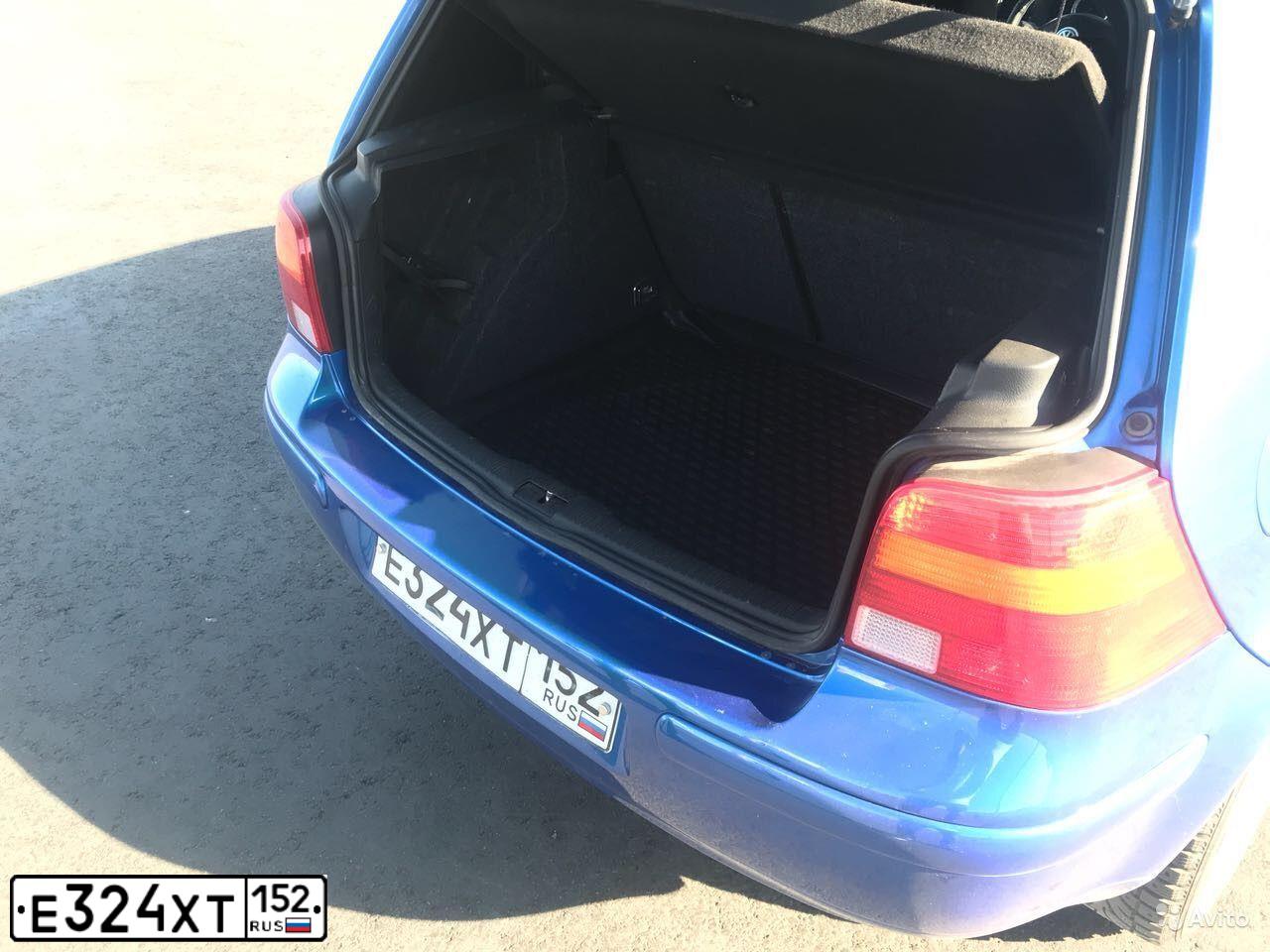 Фото автомобиля VOLKSWAGEN GOLF, 2003 — госномер Е324ХТ152. Цвет: синий