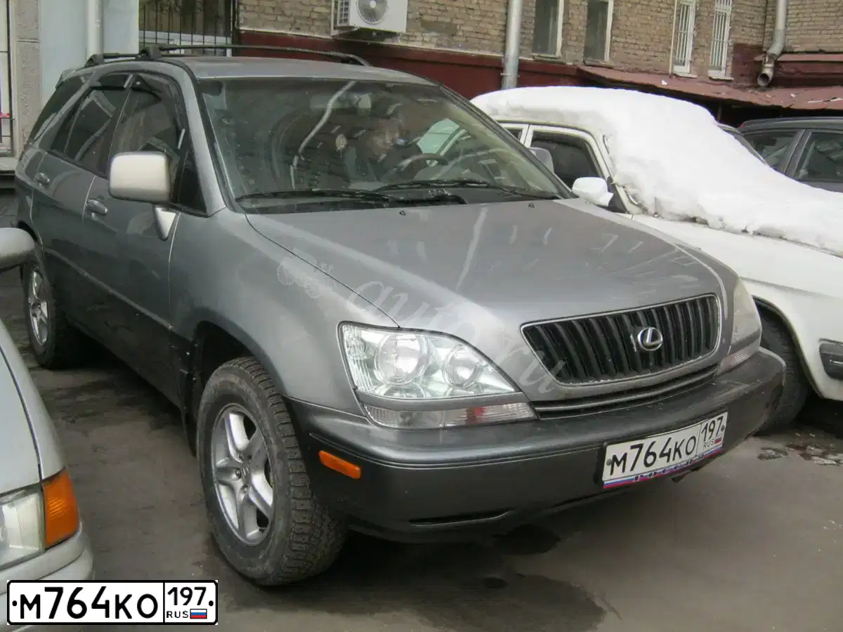 Фото автомобиля LEXUS RX, 2000 — госномер У456НР124. Цвет: Серый