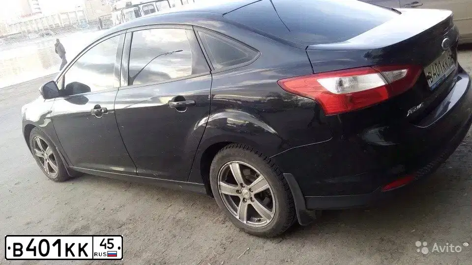 Фото автомобиля FORD FOCUS, 2011 — госномер Т420ЕО72. Цвет: ЧЕРНЫЙ