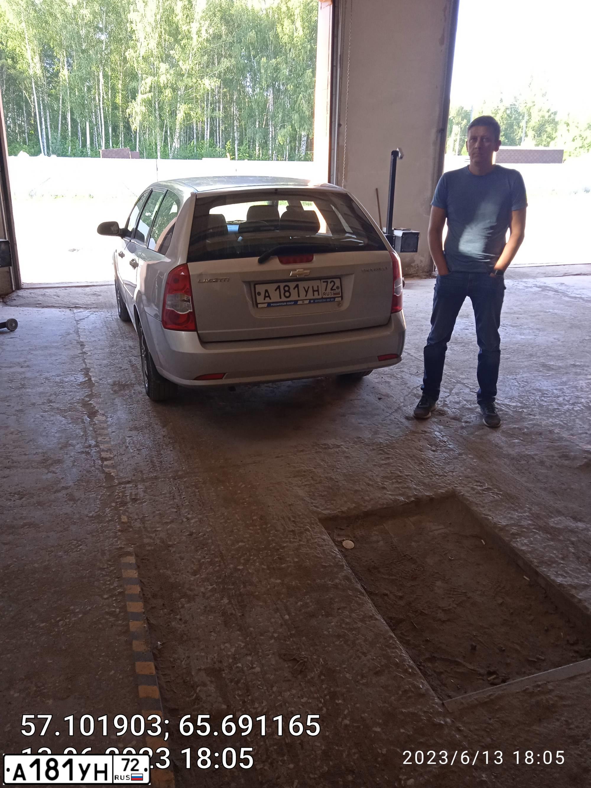 Фото автомобиля CHEVROLET LACETTI, 2006 — госномер А181УН72. Цвет: СЕРЕБРИСТЫЙ