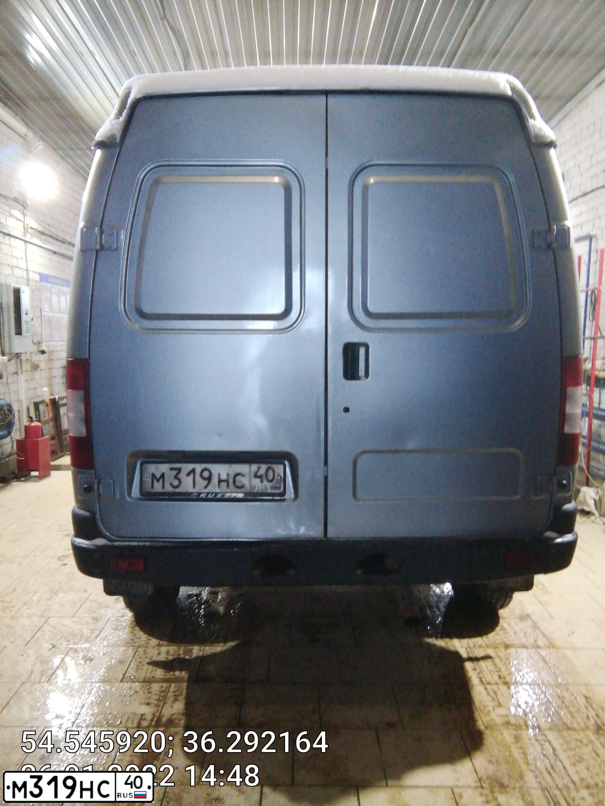 Фото автомобиля GAZ 2752 SOBOL, 2010 — госномер Р049РК40. Цвет: СЕРЕБРИСТЫЙ